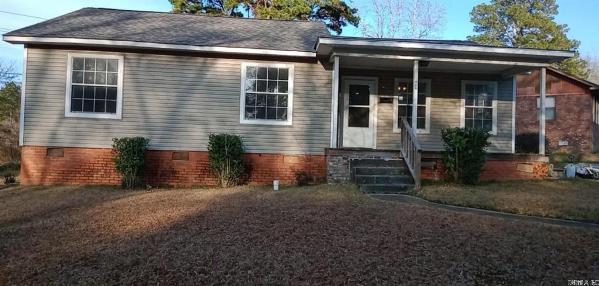 861 Crestwood