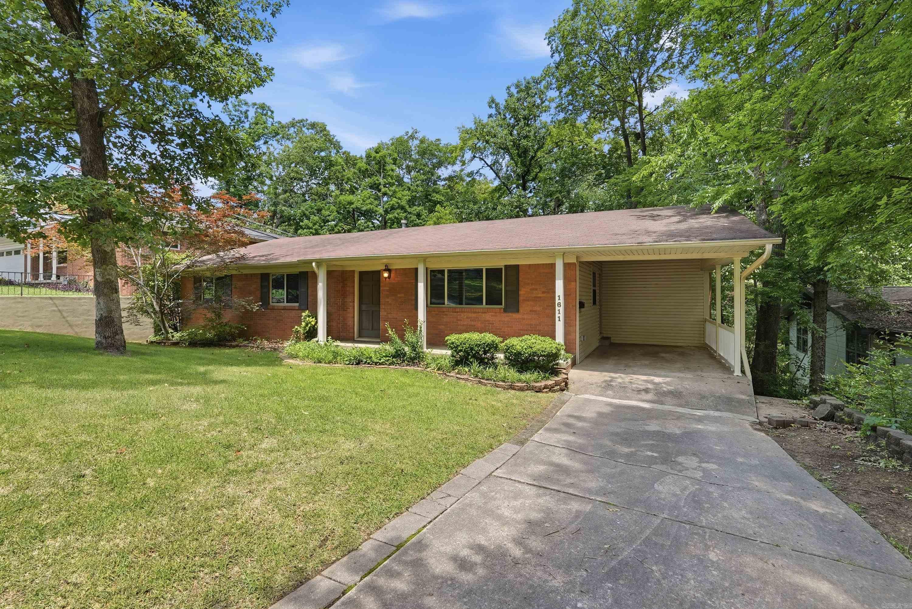 1611 Grove Hill Road
