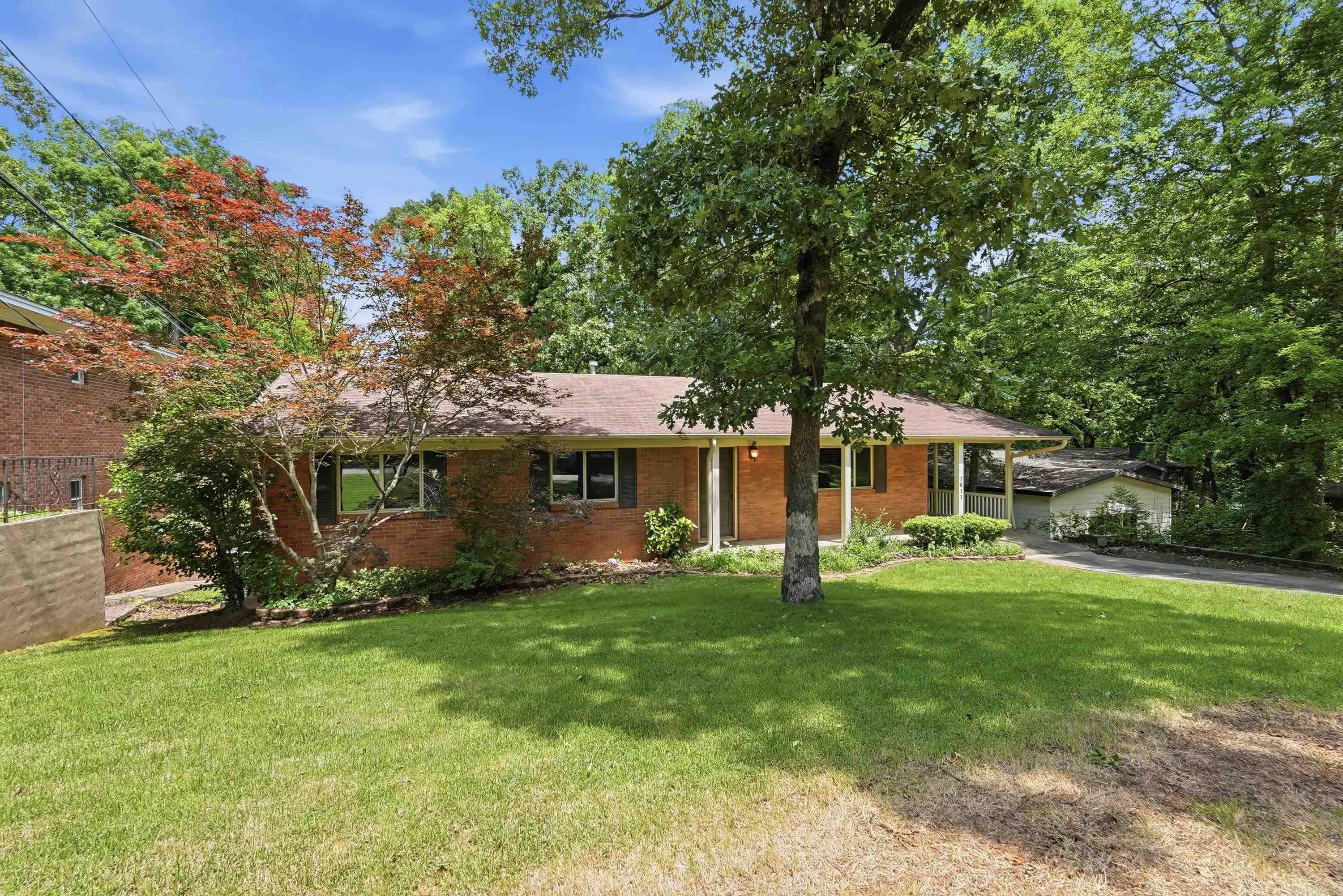 1611 Grove Hill Road
