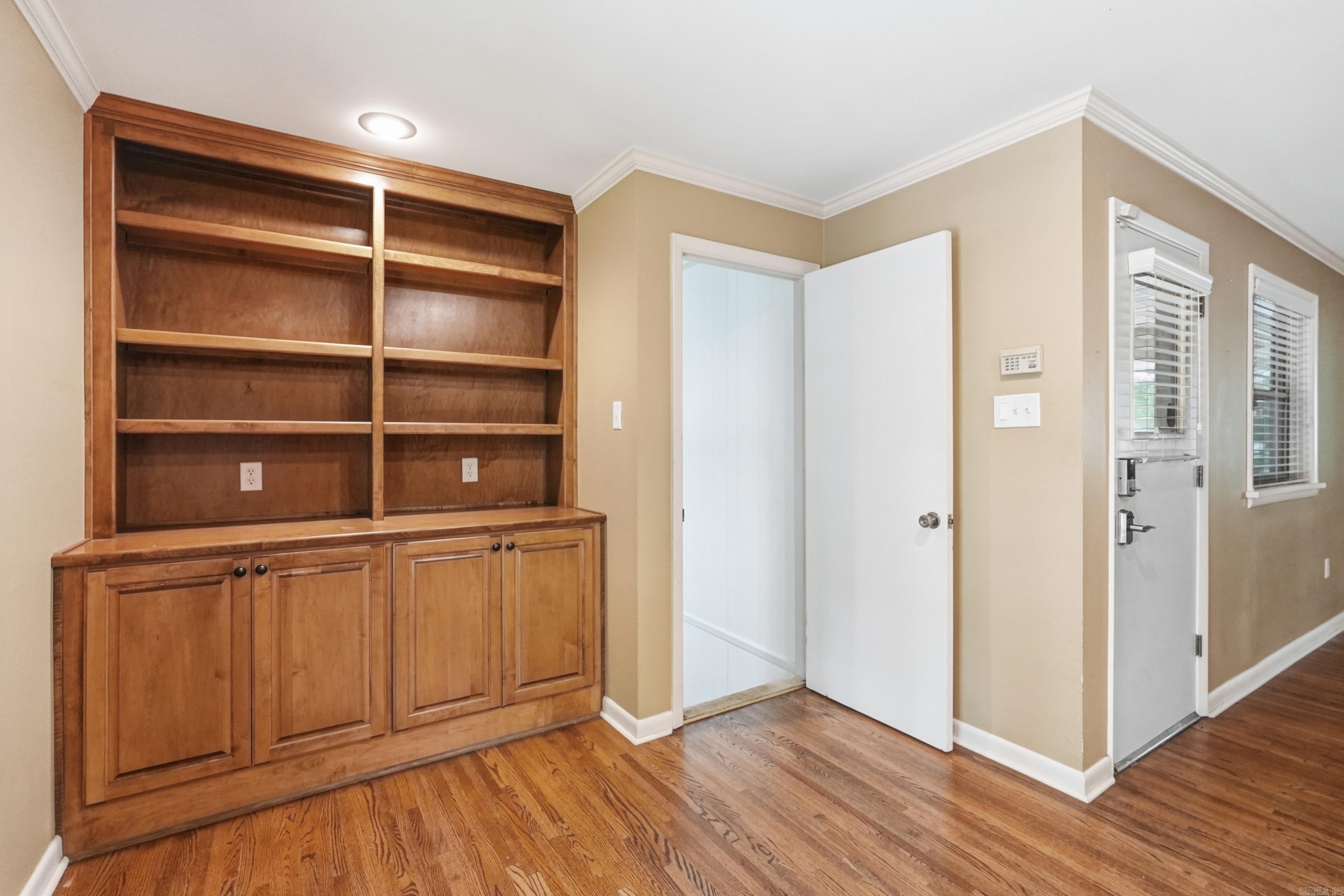1611 Grove Hill Road