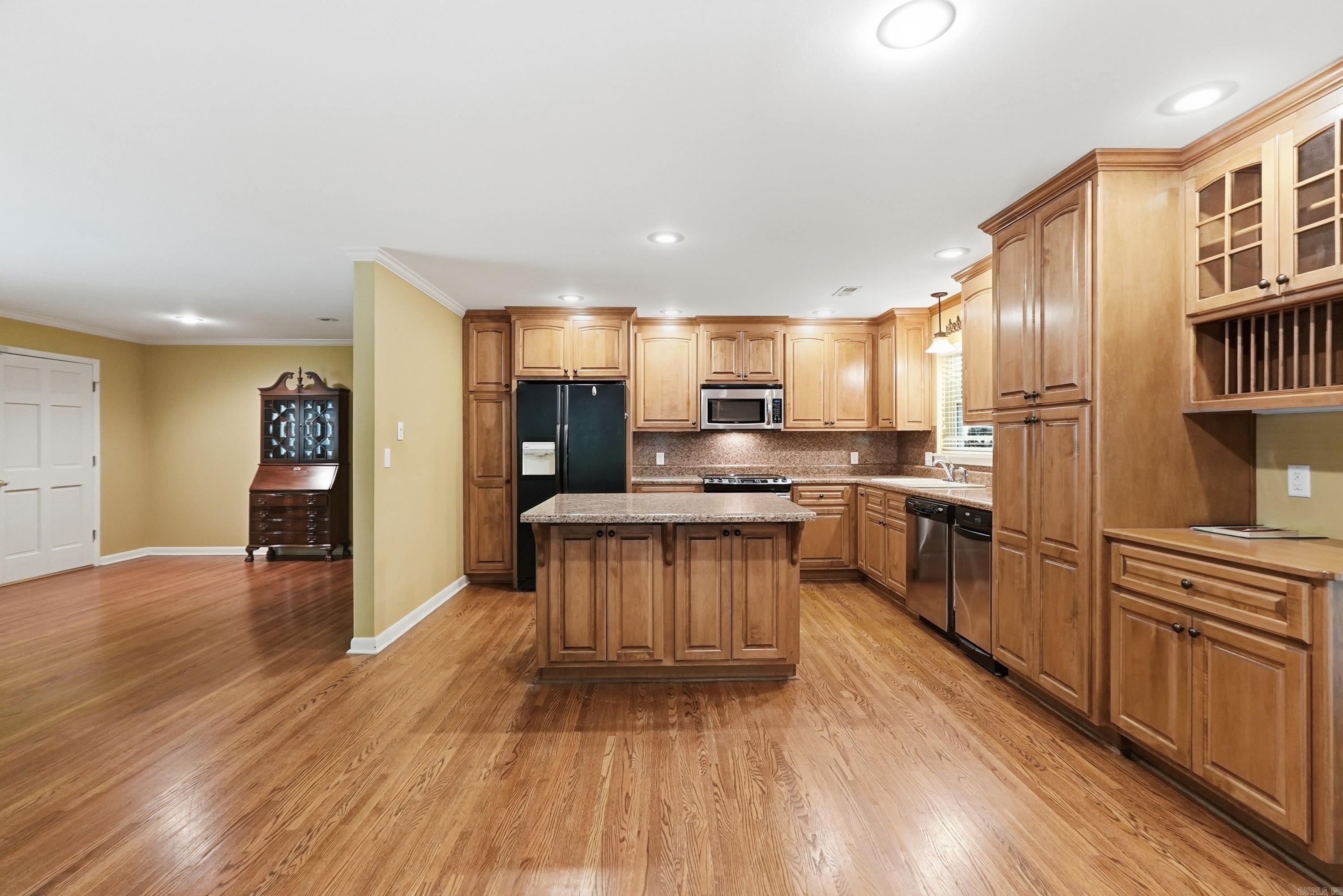 1611 Grove Hill Road