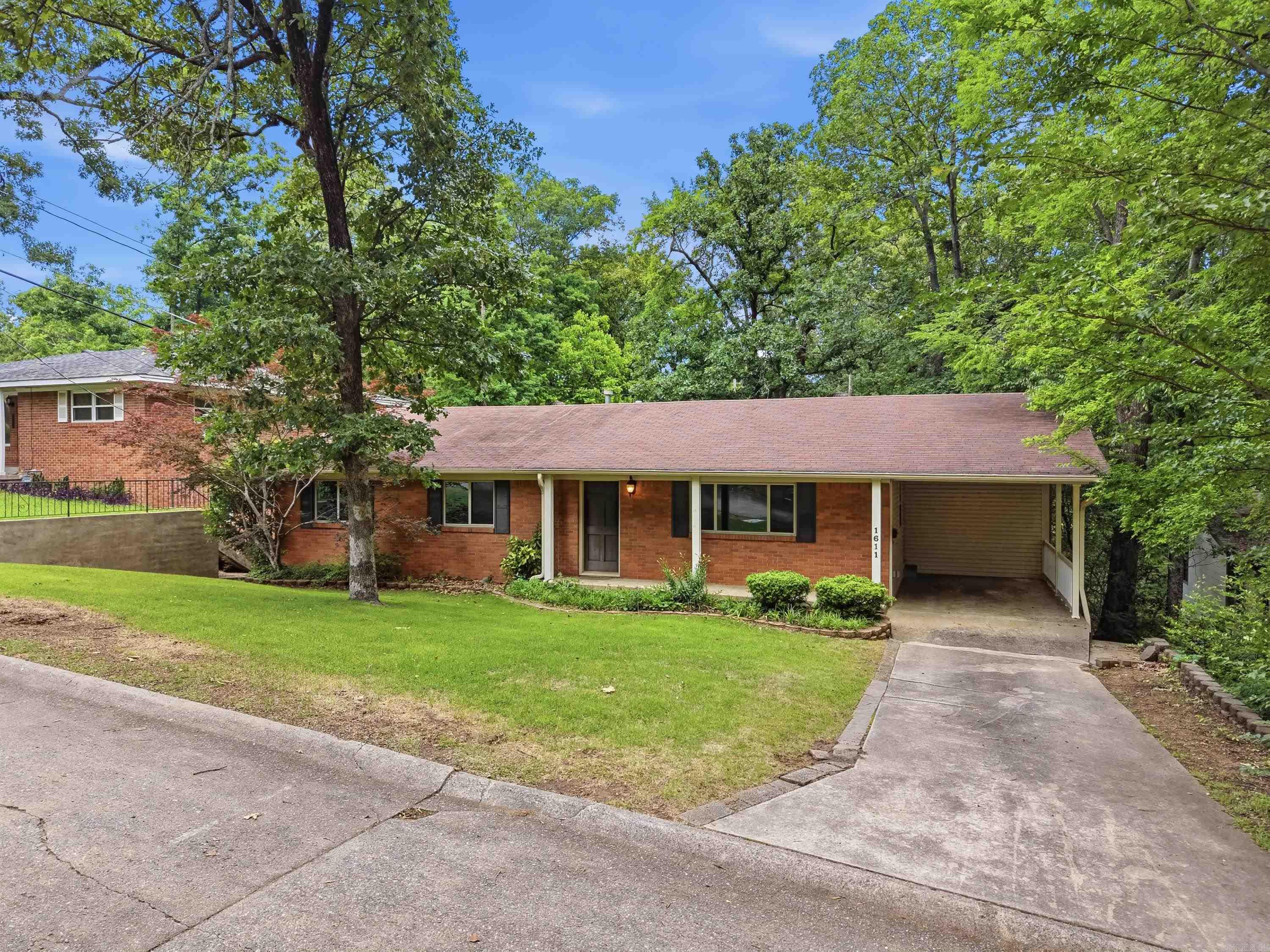 1611 Grove Hill Road