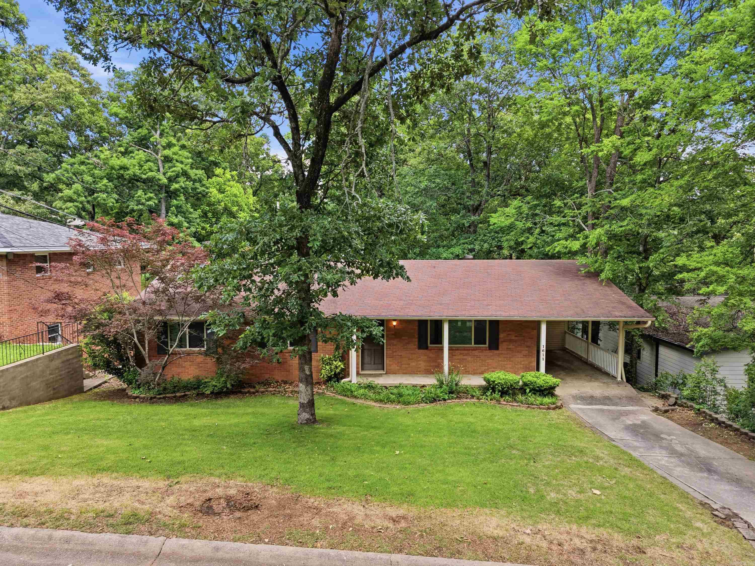 1611 Grove Hill Road