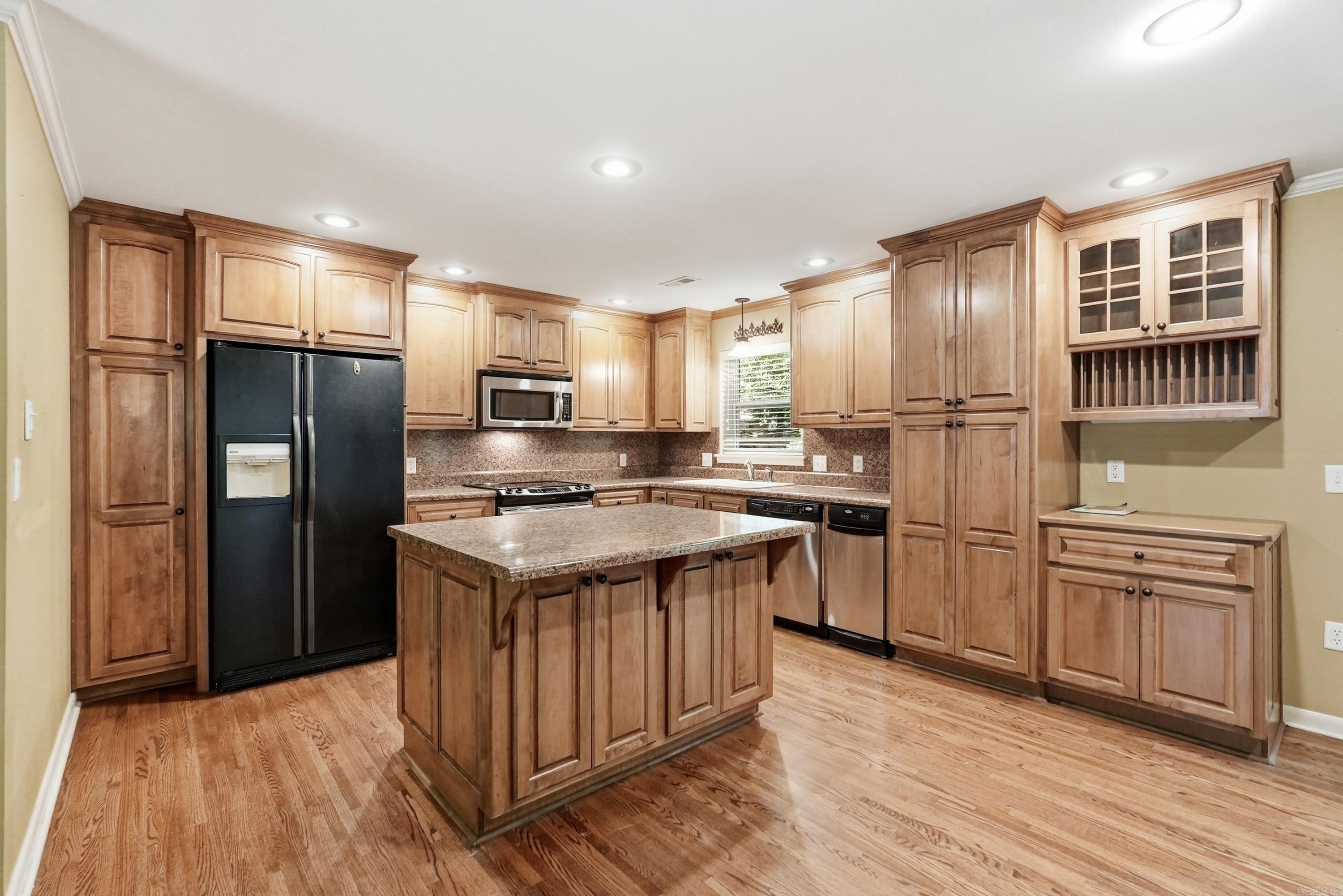 1611 Grove Hill Road