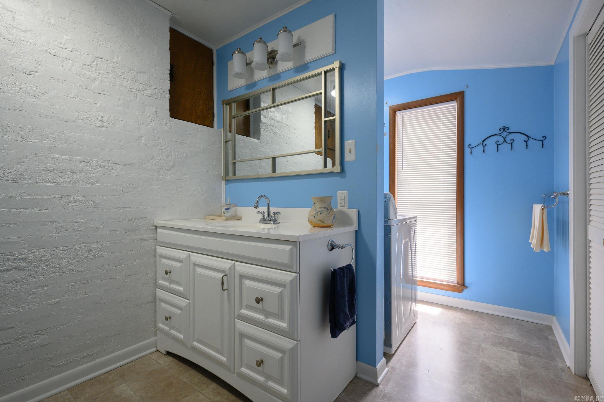 253 Polk Road 89