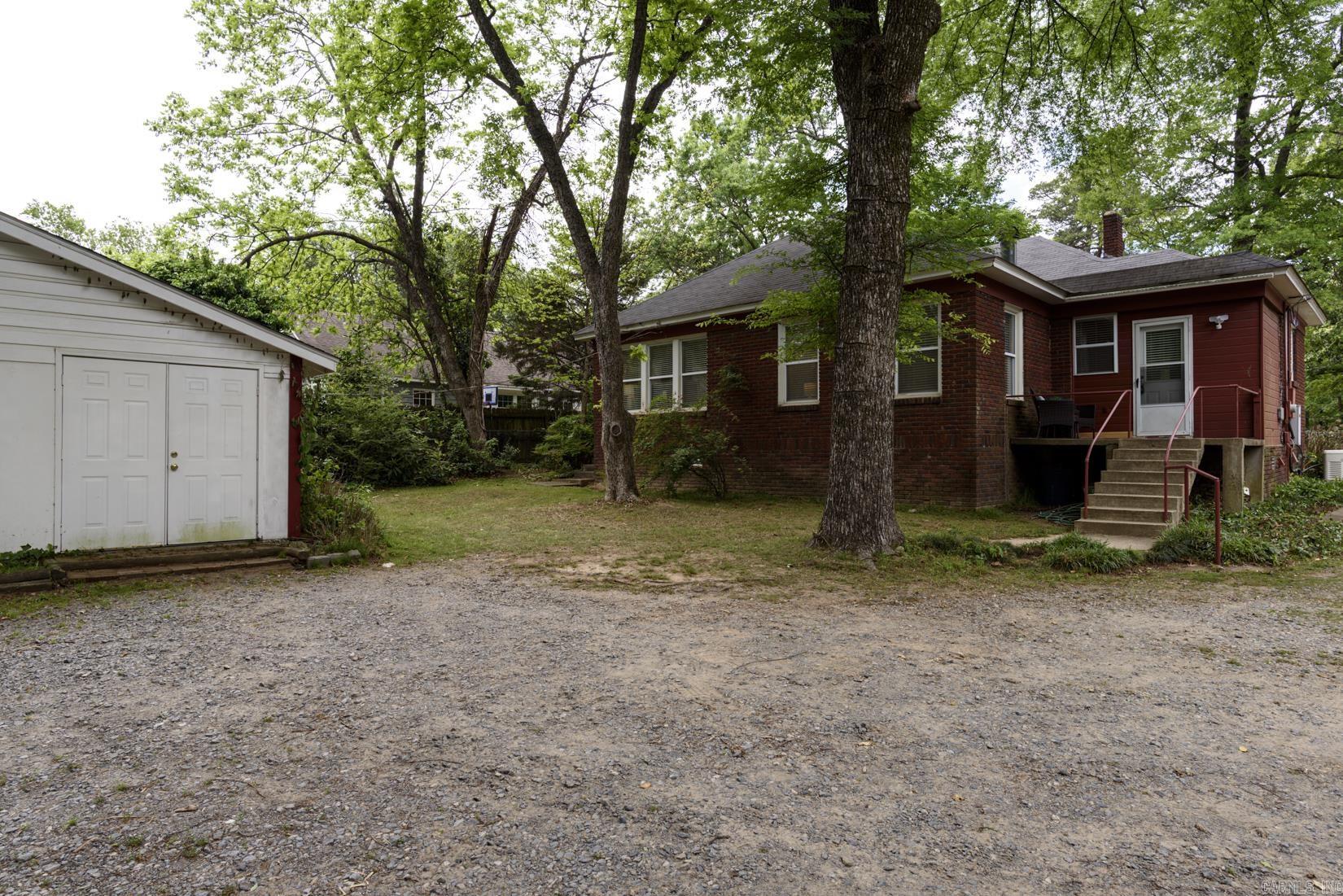 2719 N University Avenue