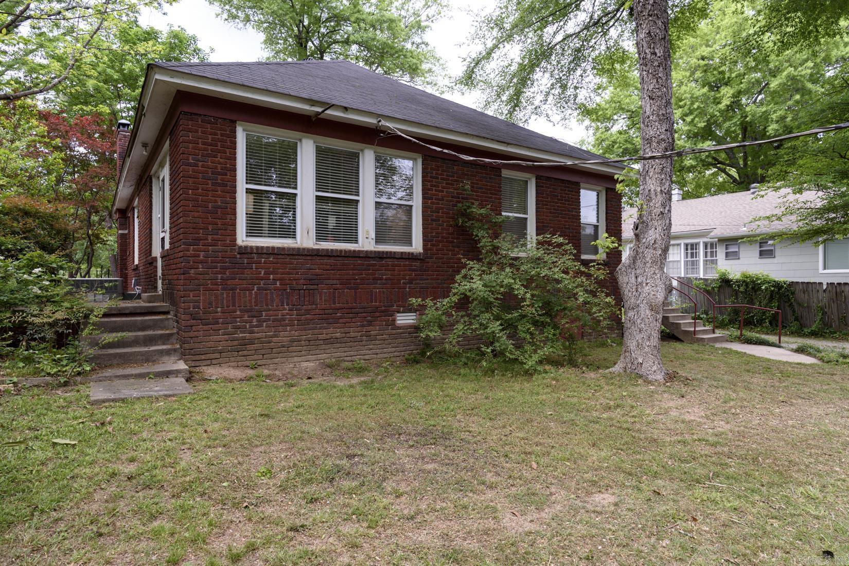 2719 N University Avenue
