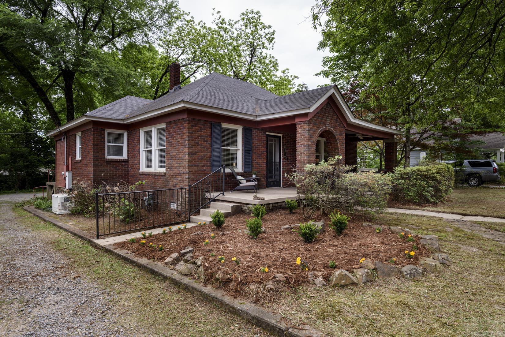2719 N University Avenue