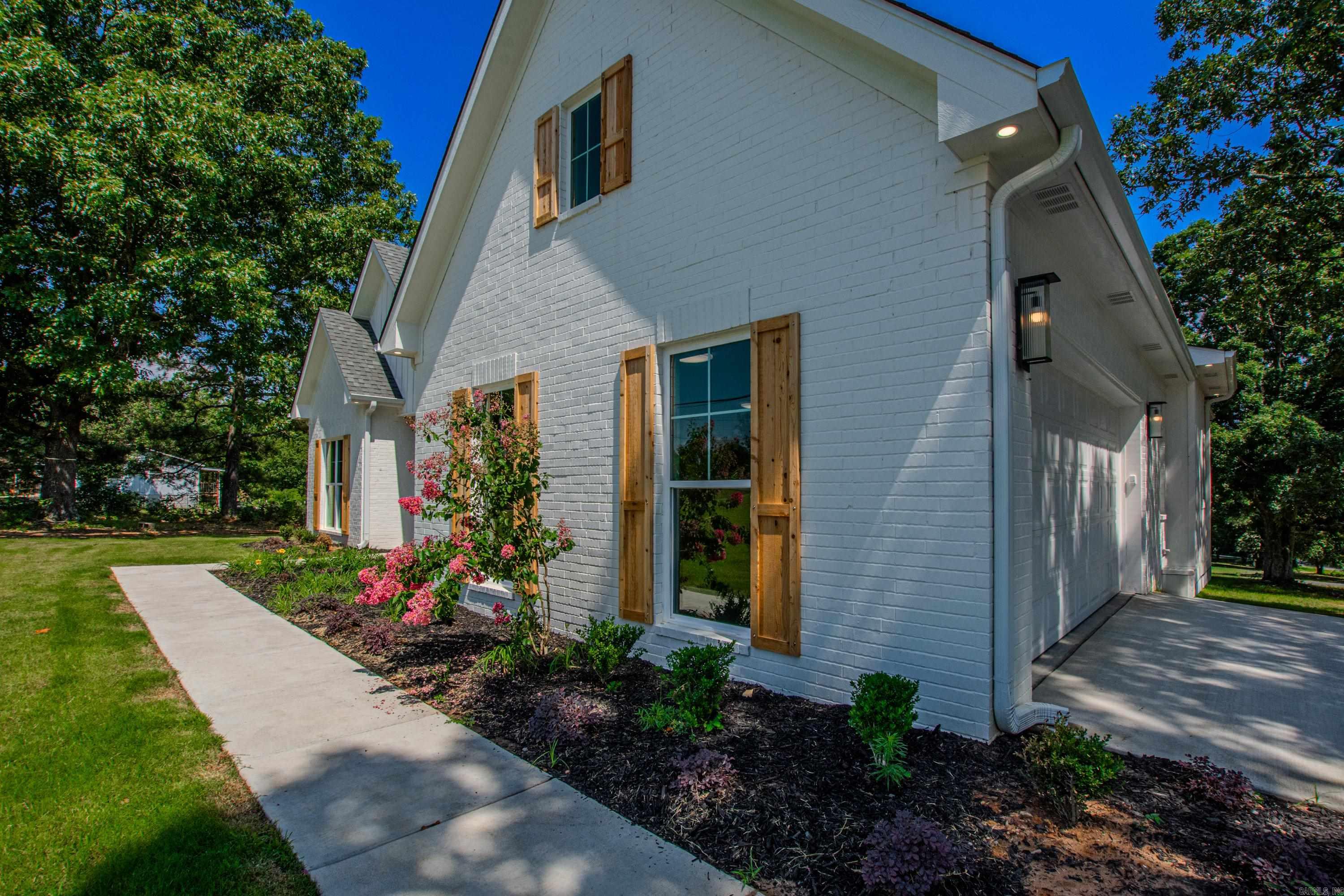 221 E Justice Rd.