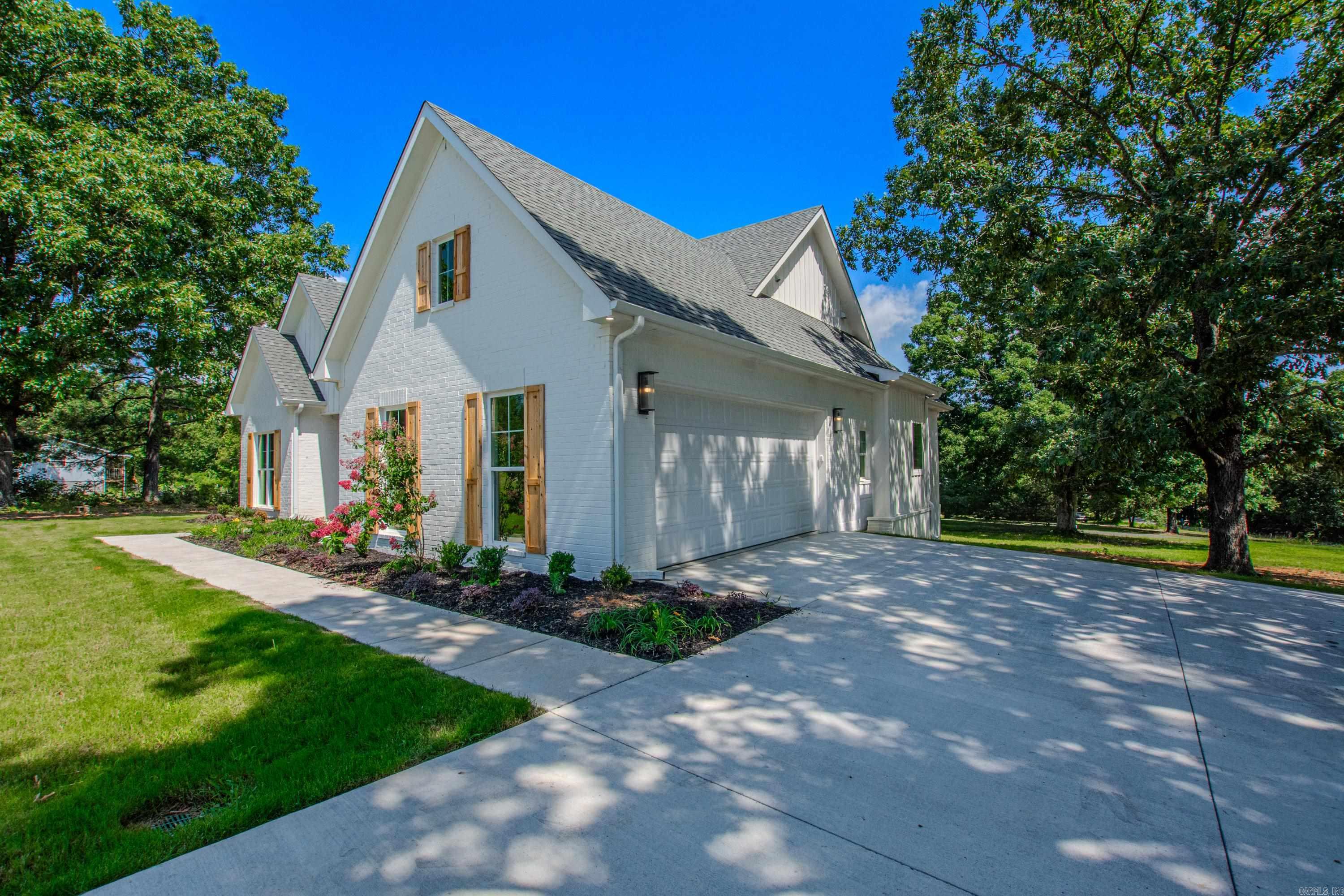 221 E Justice Rd.