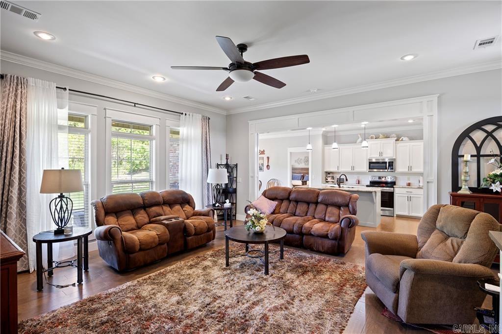 325 Crestwood Lane