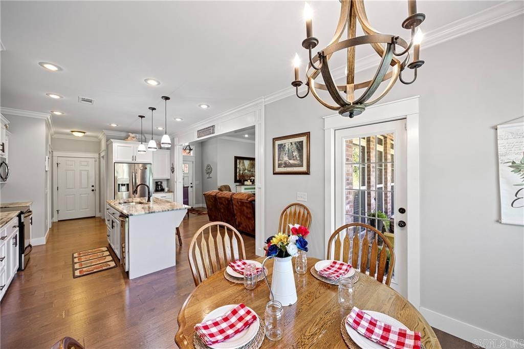 325 Crestwood Lane