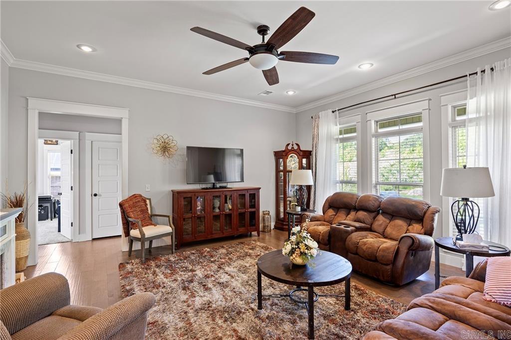 325 Crestwood Lane