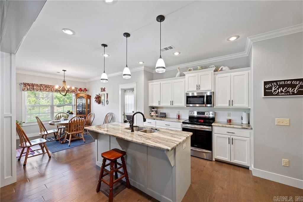 325 Crestwood Lane