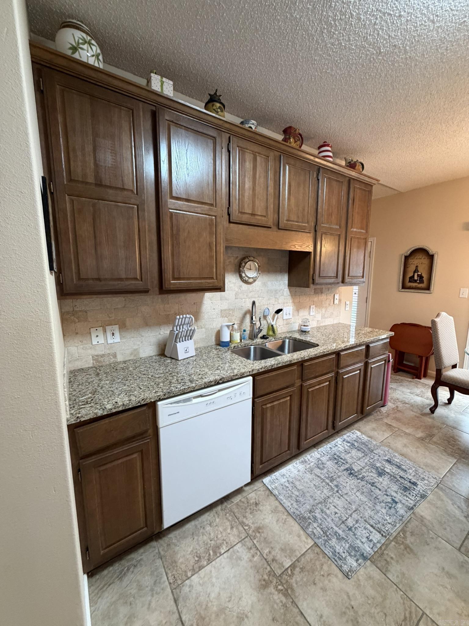 600 Pakis St Unit: 4
