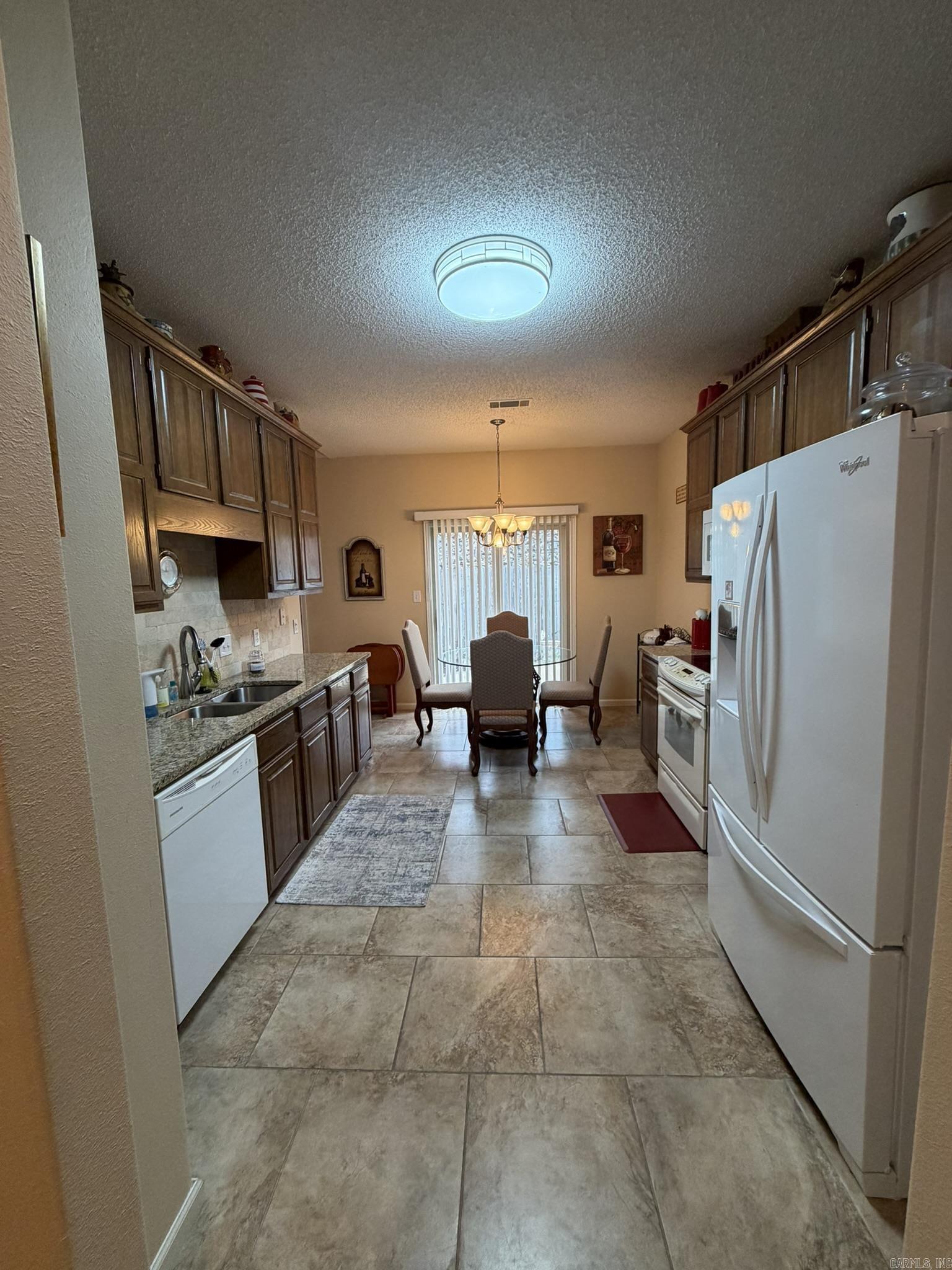 600 Pakis St Unit: 4