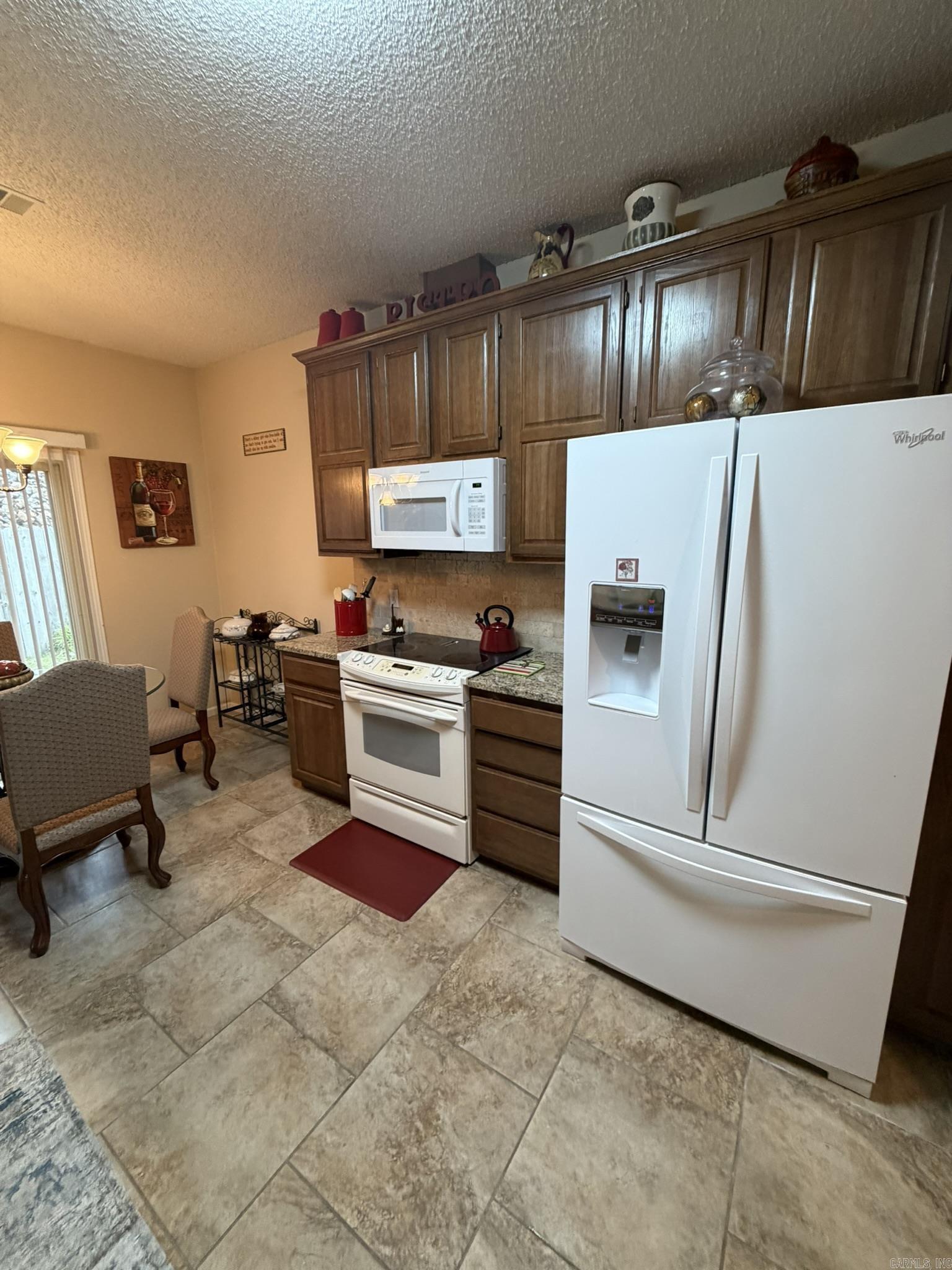 600 Pakis St Unit: 4