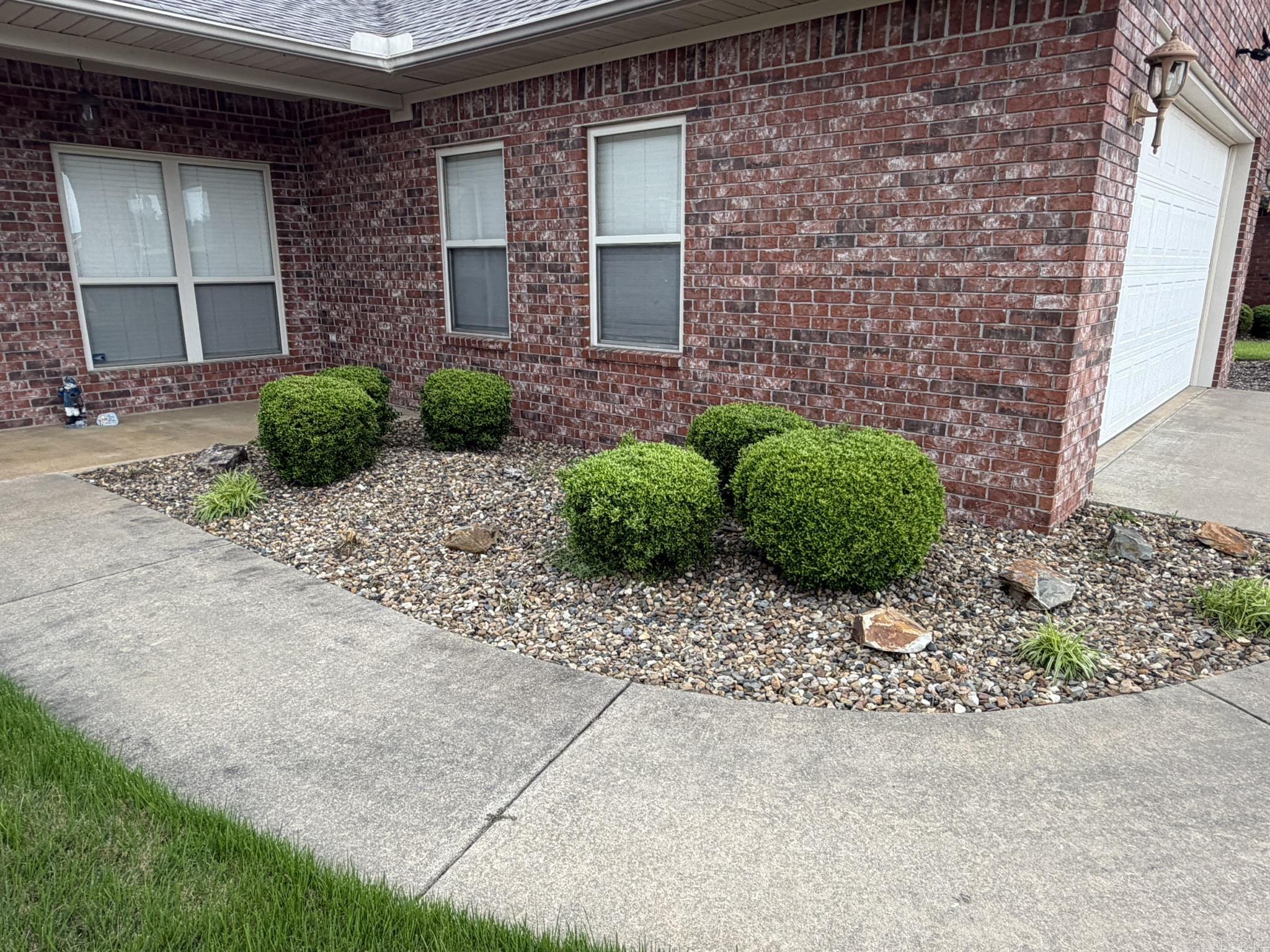 600 Pakis St Unit: 4