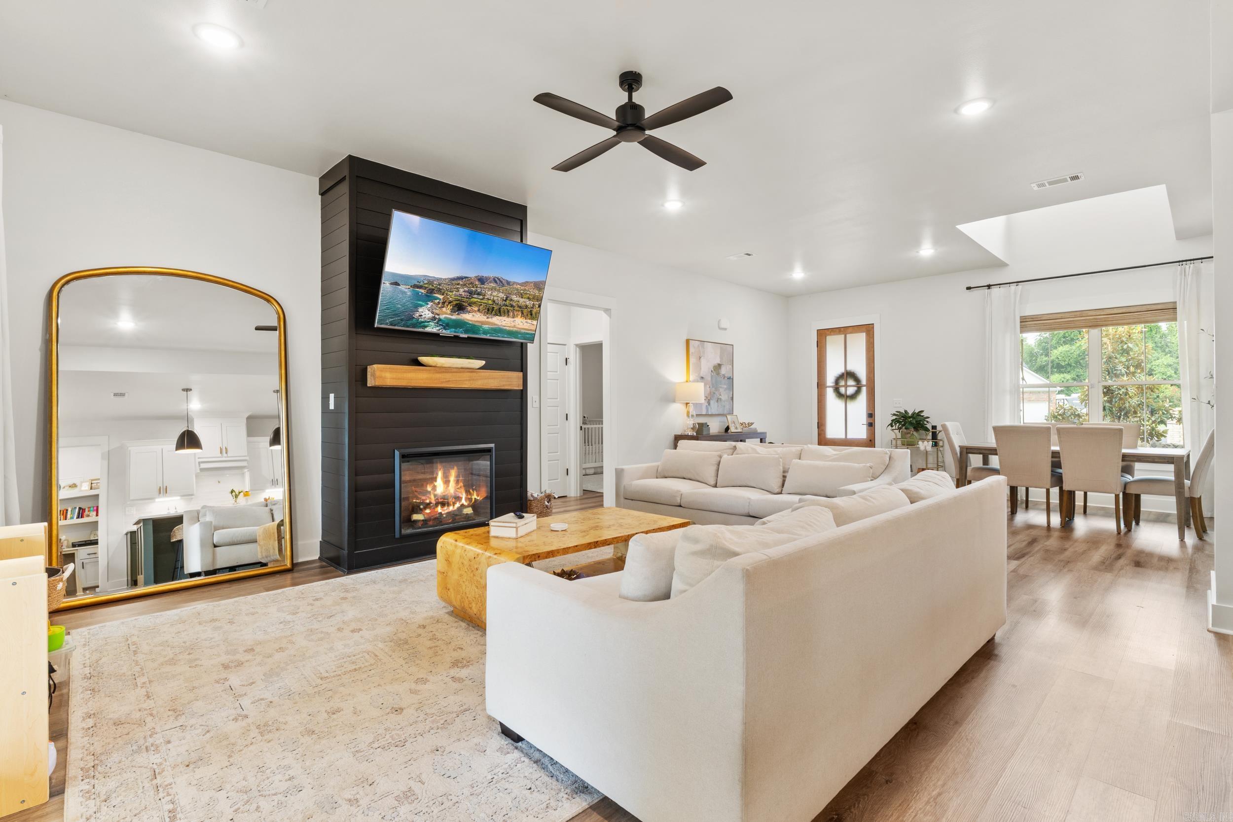 11 River Circle
