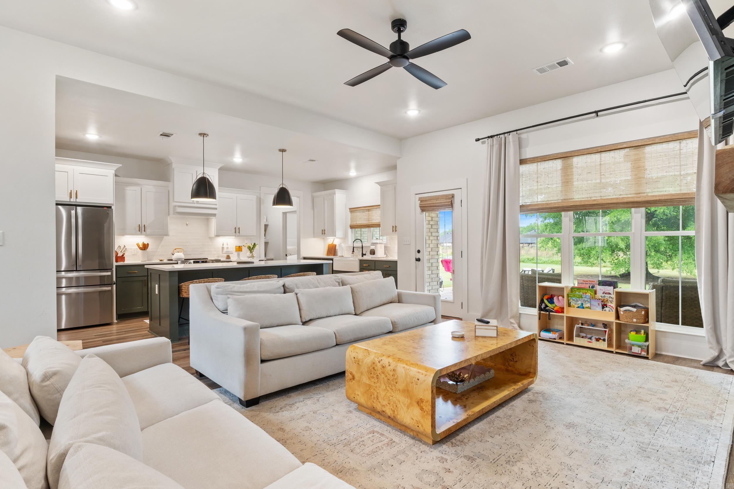 11 River Circle