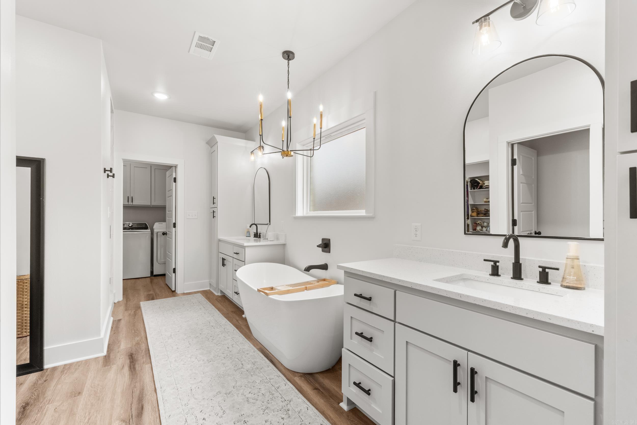 11 River Circle