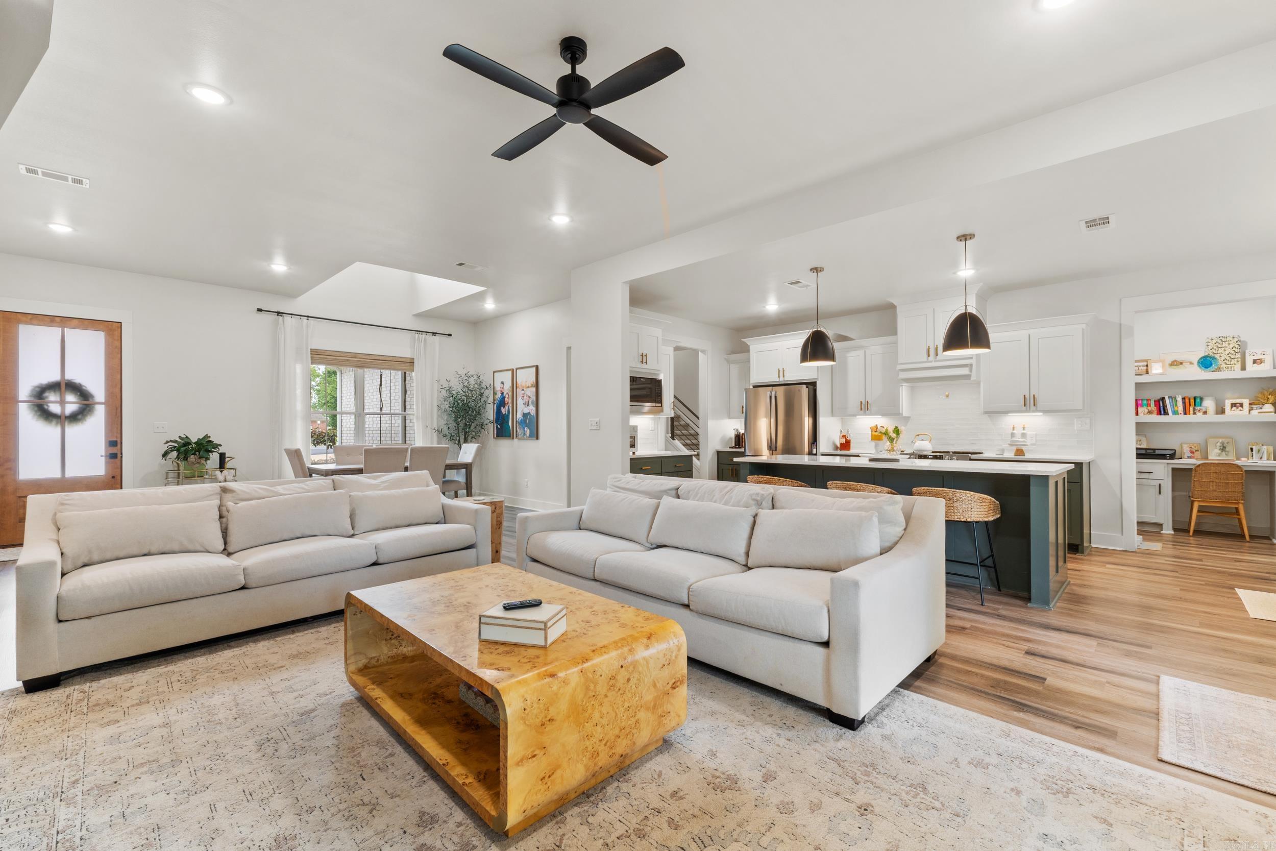 11 River Circle