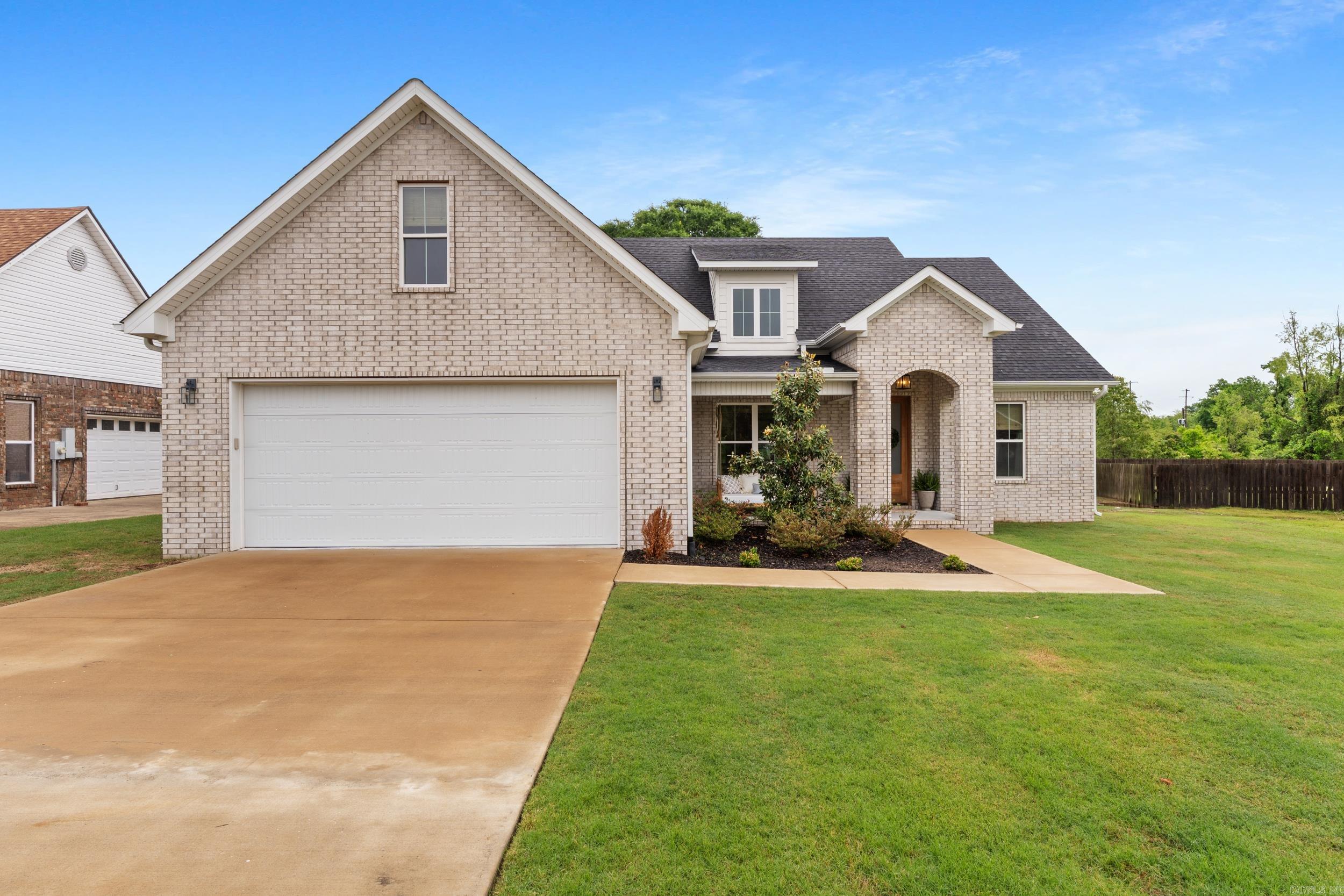 11 River Circle