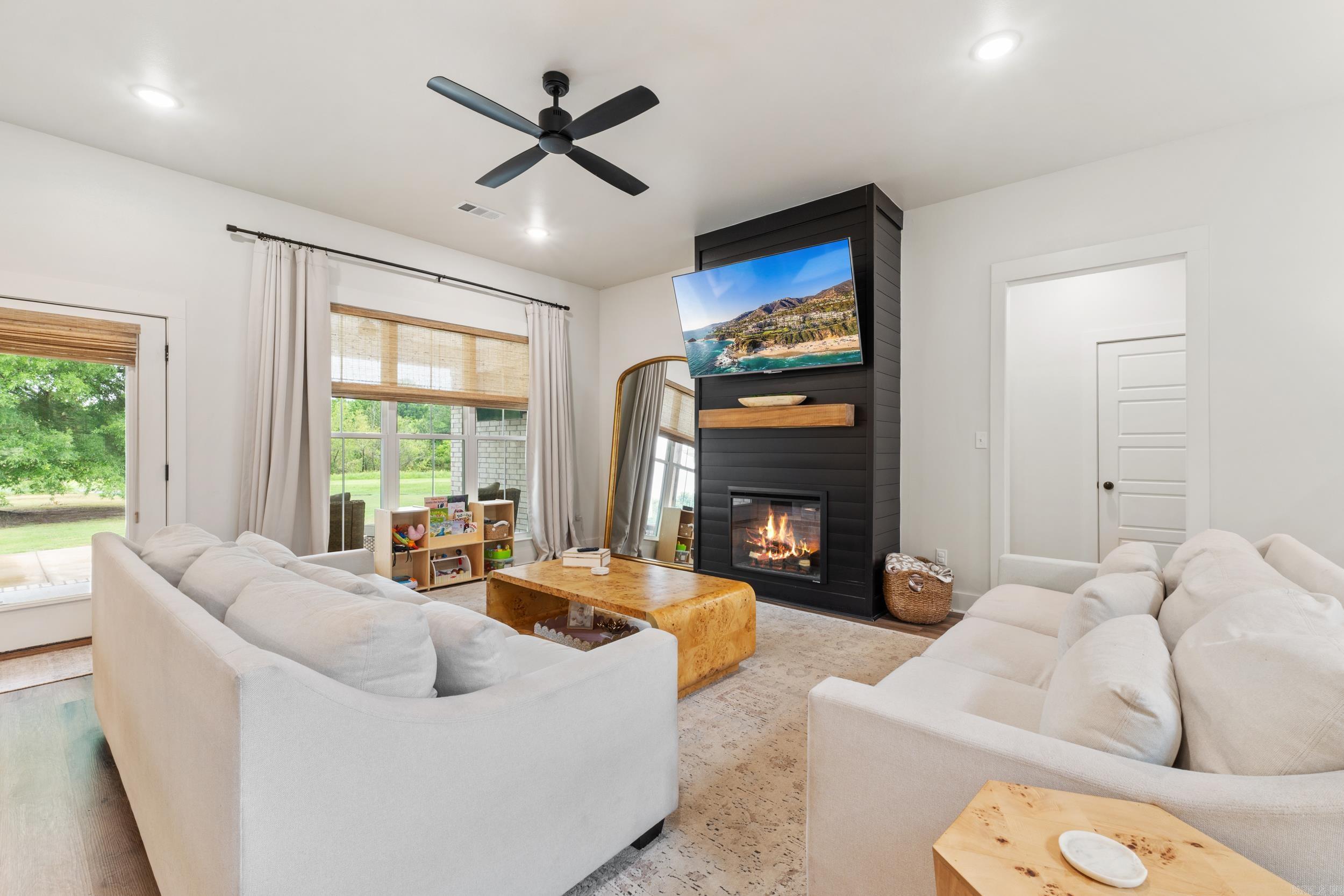 11 River Circle