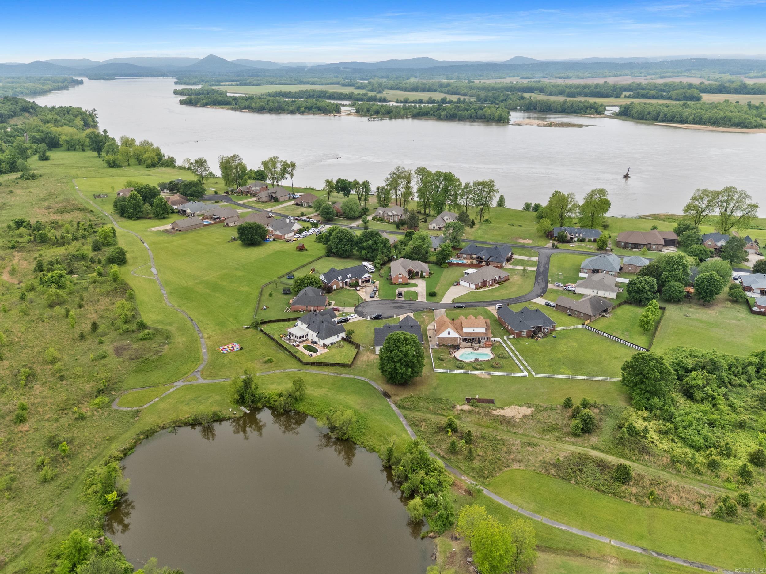 11 River Circle