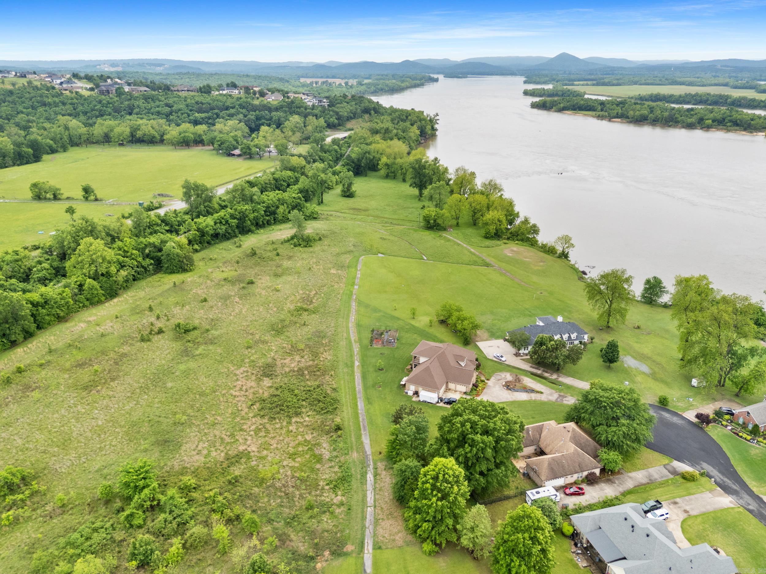 11 River Circle