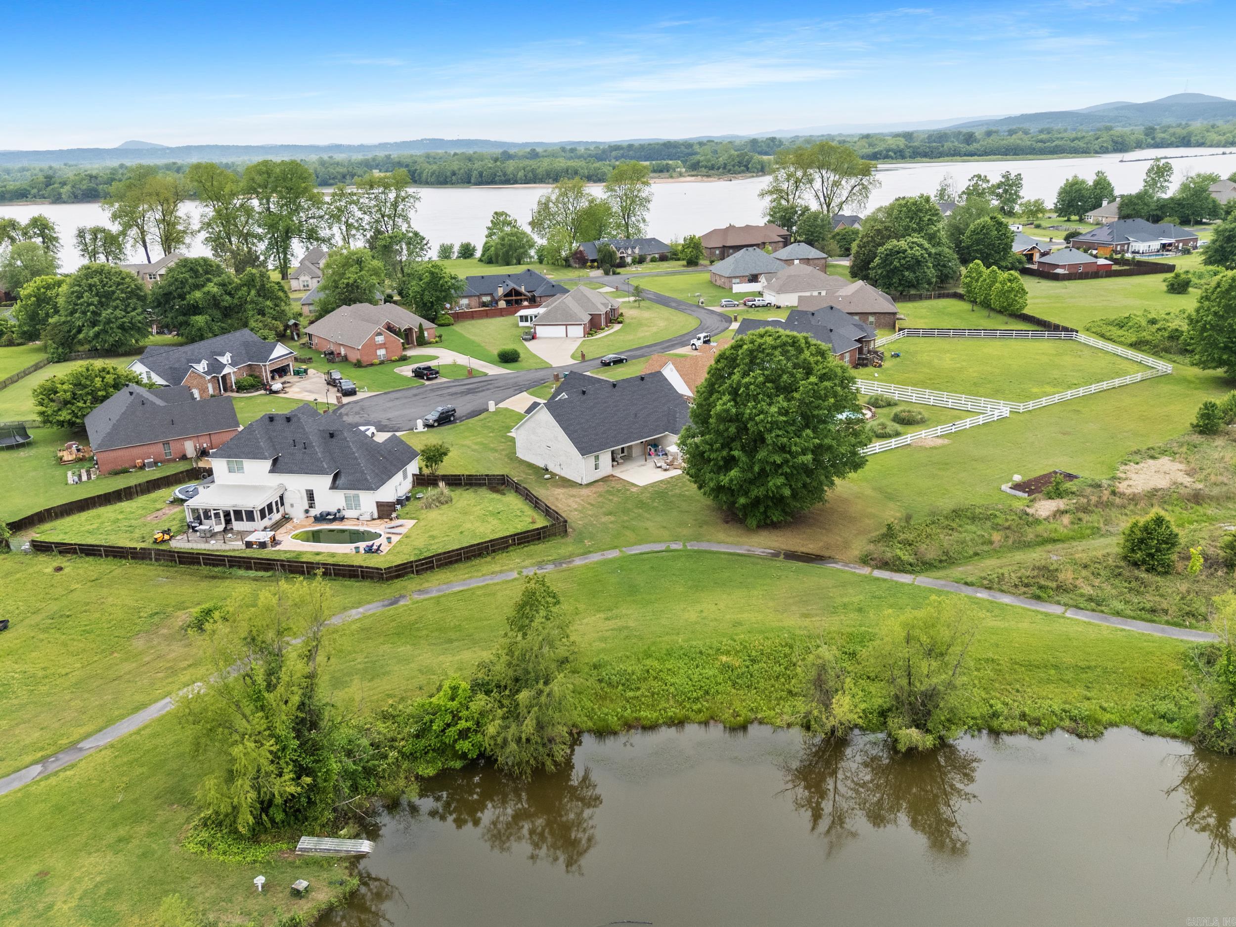 11 River Circle