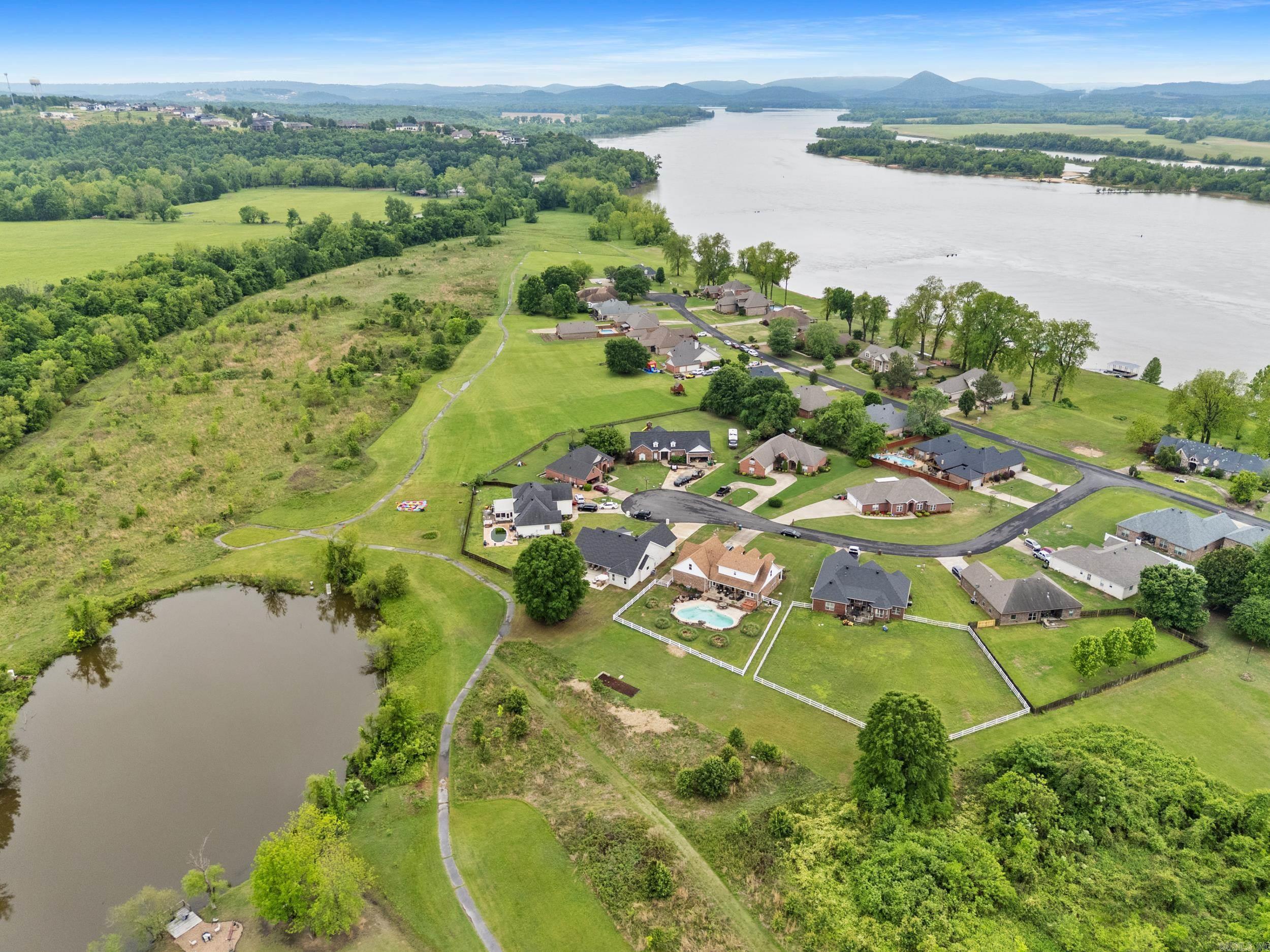 11 River Circle