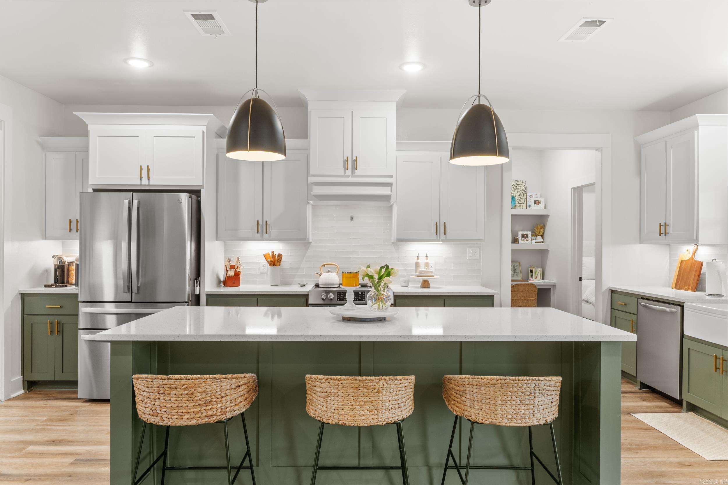 11 River Circle
