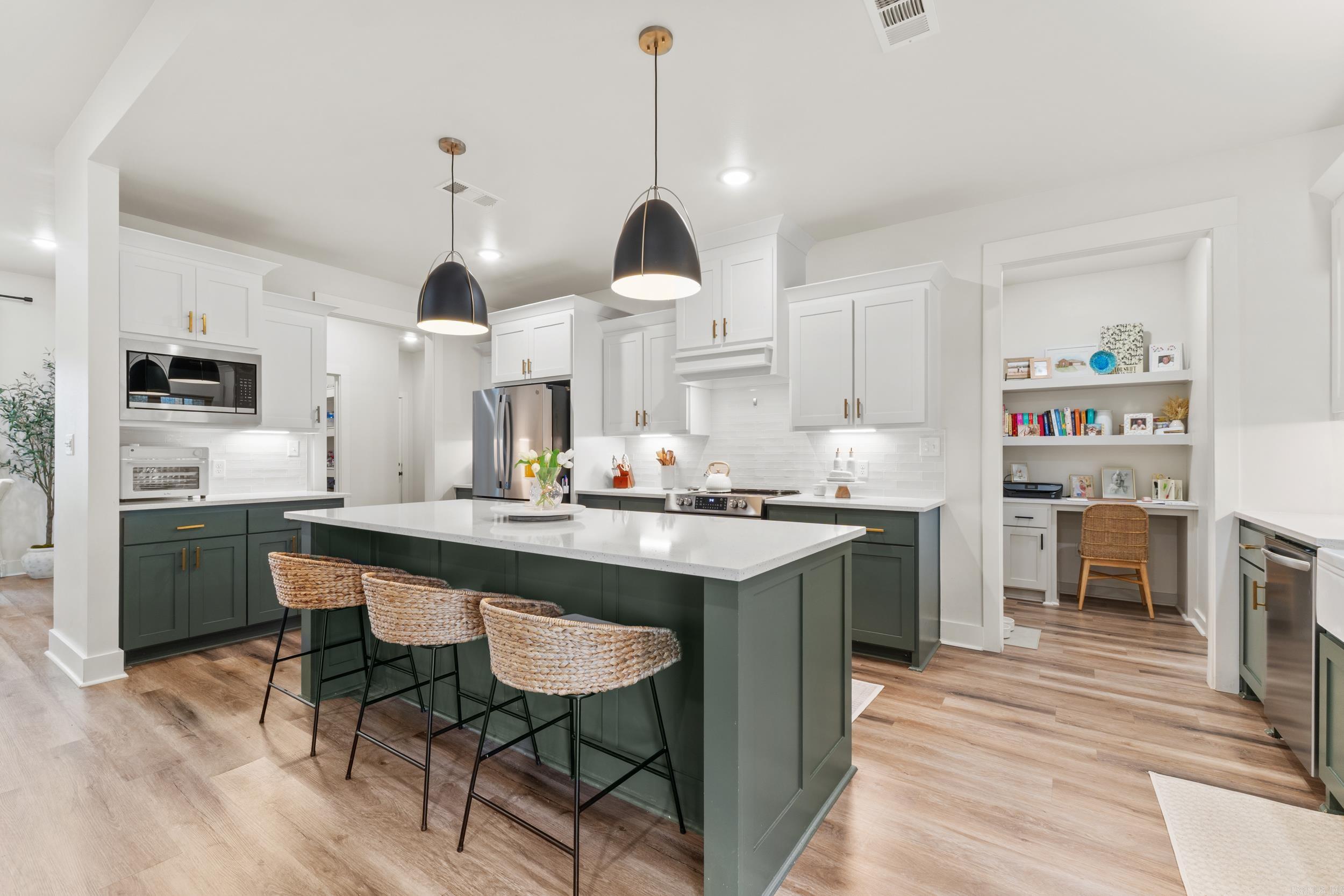 11 River Circle