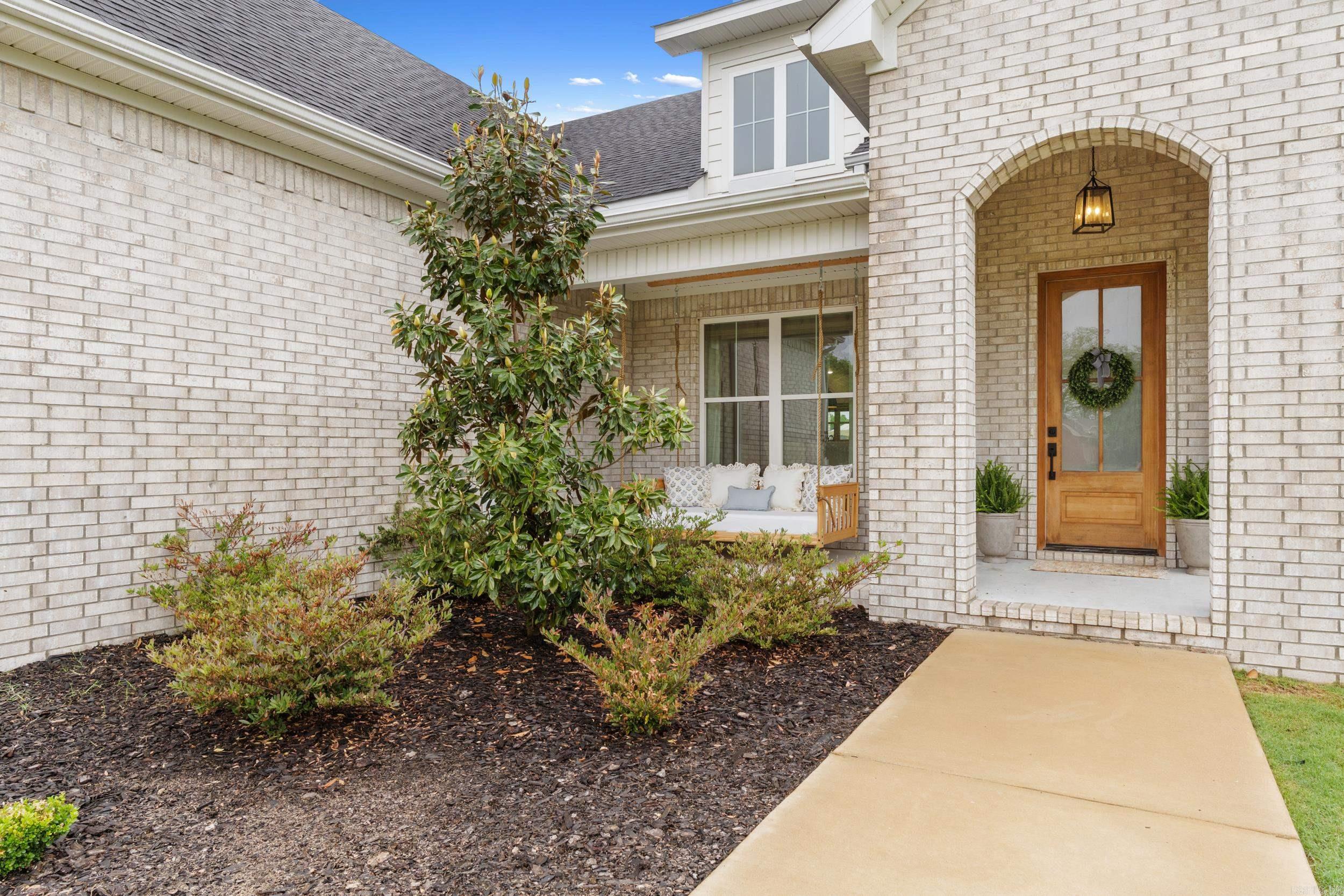 11 River Circle