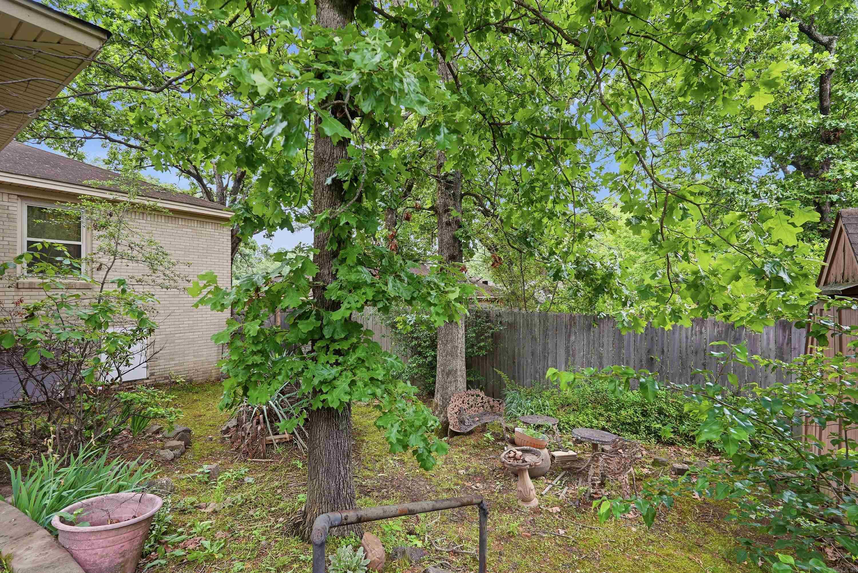 212 W J Avenue