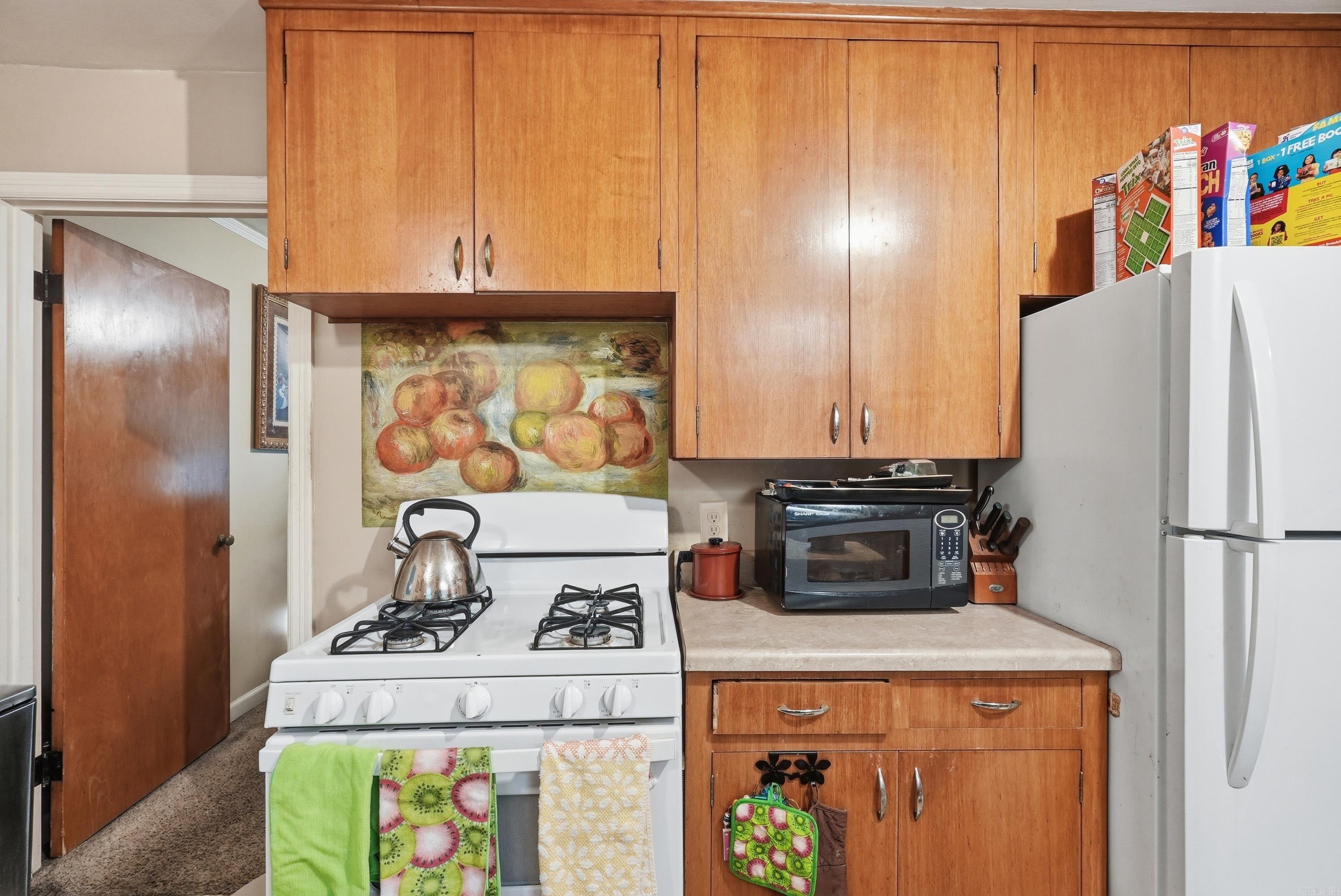 212 W J Avenue