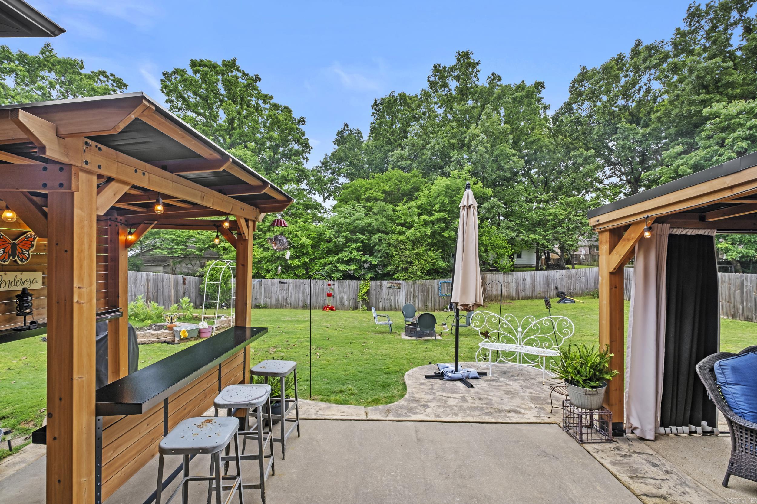 196 Forest Oak Drive