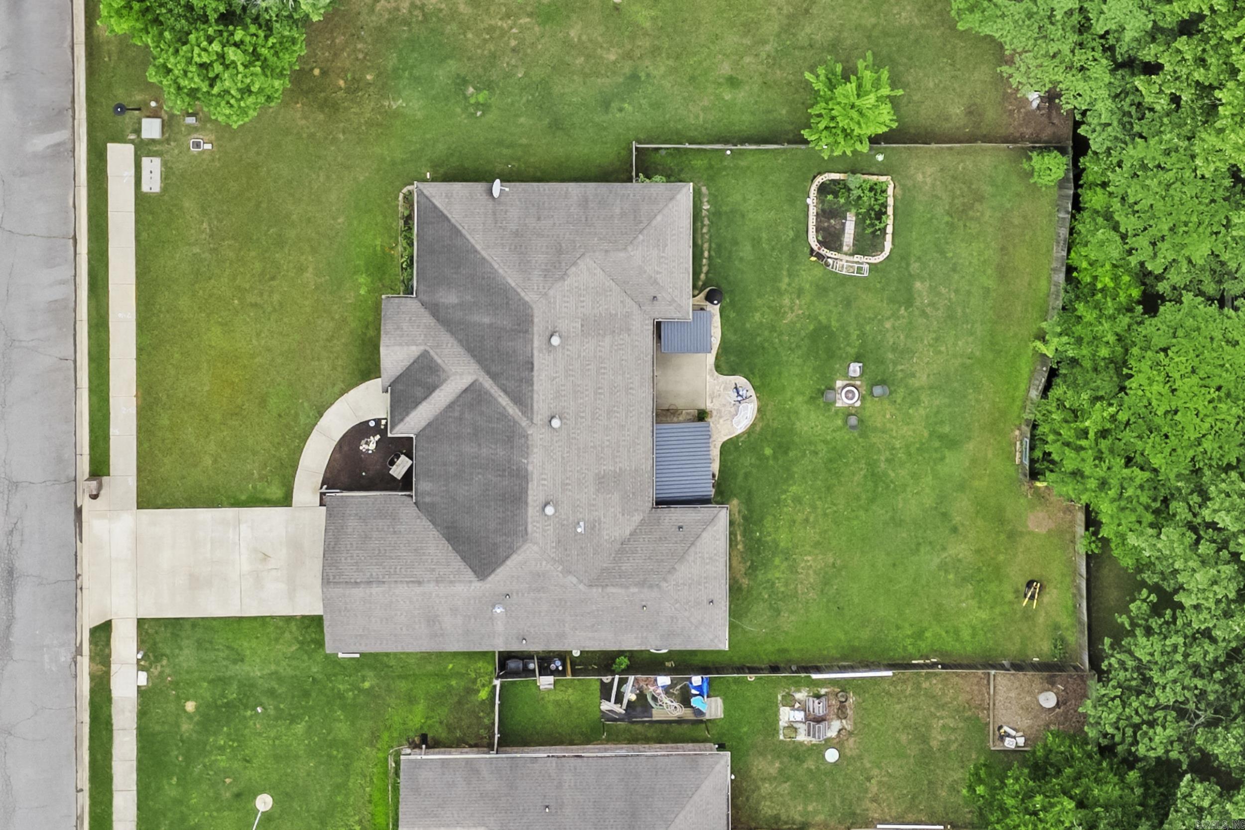 196 Forest Oak Drive