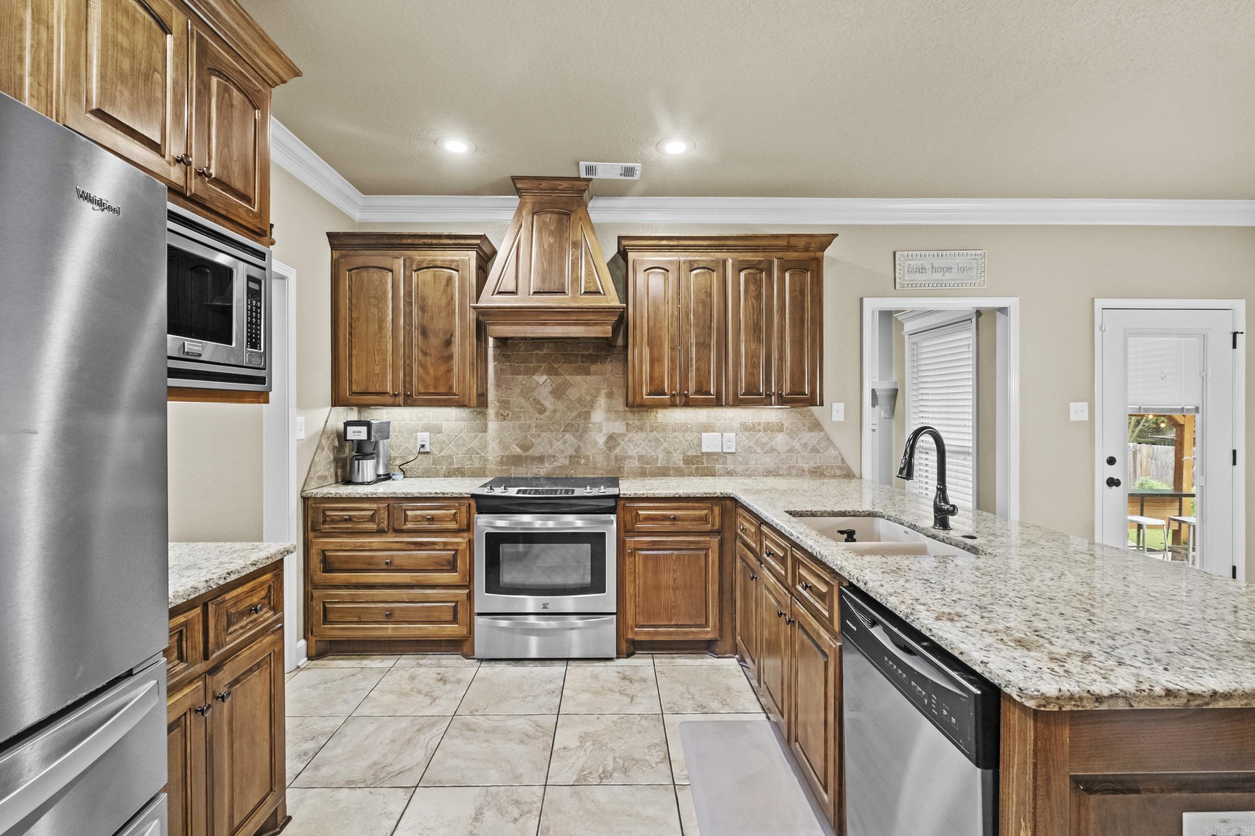 196 Forest Oak Drive