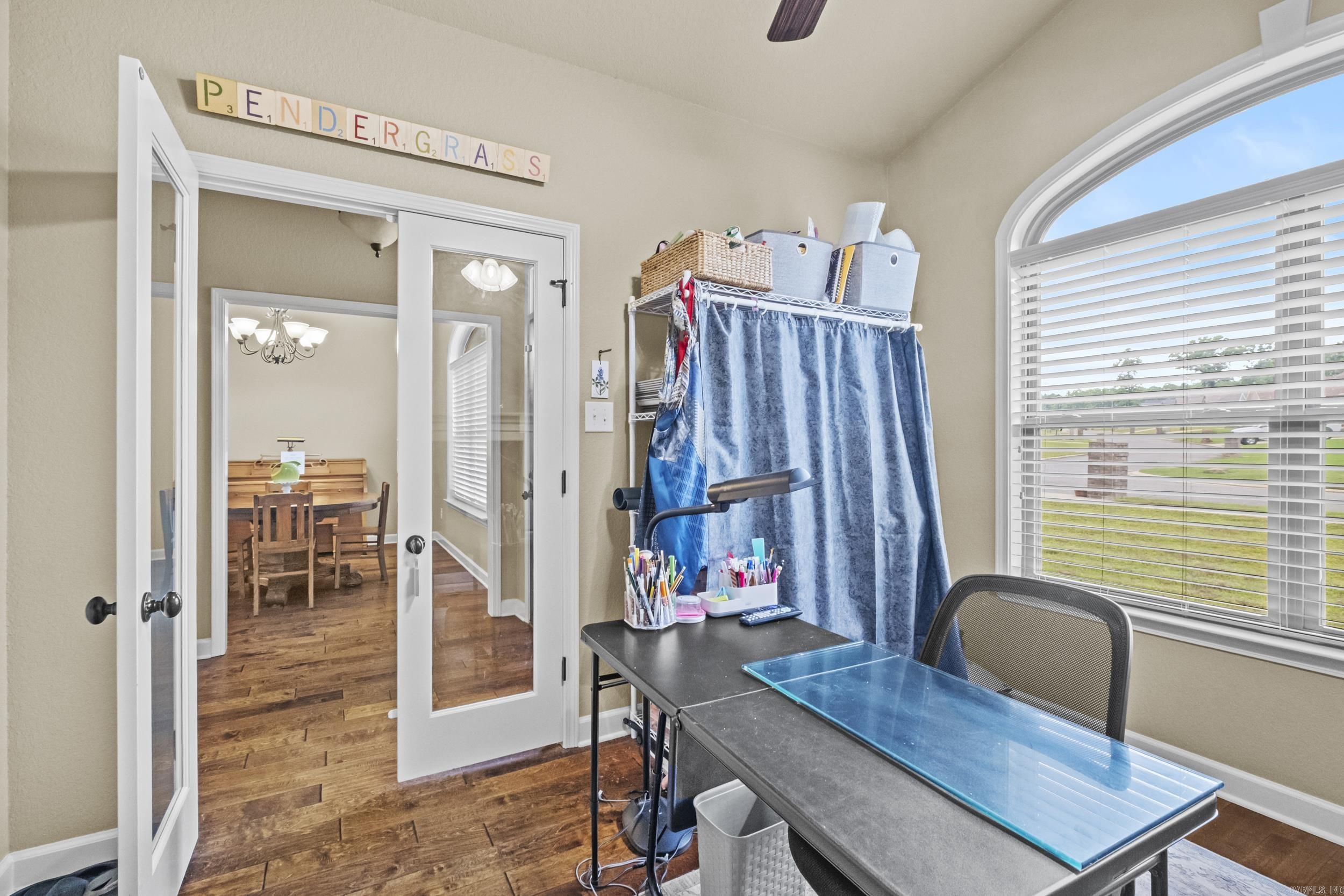 196 Forest Oak Drive