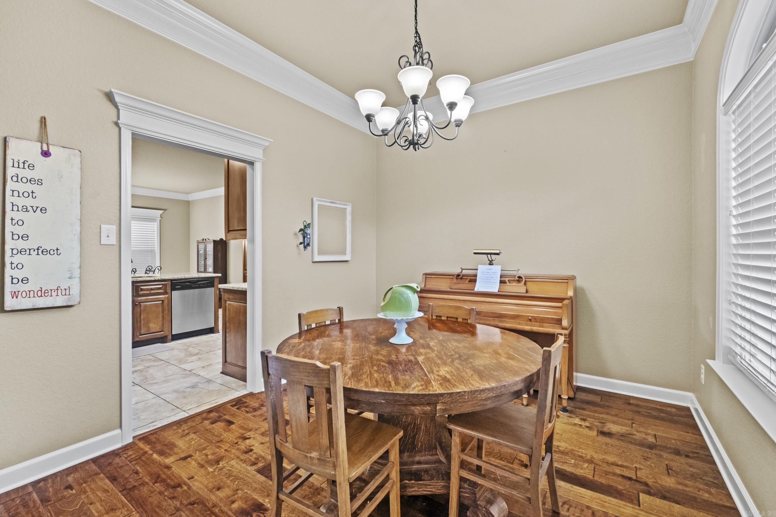 196 Forest Oak Drive