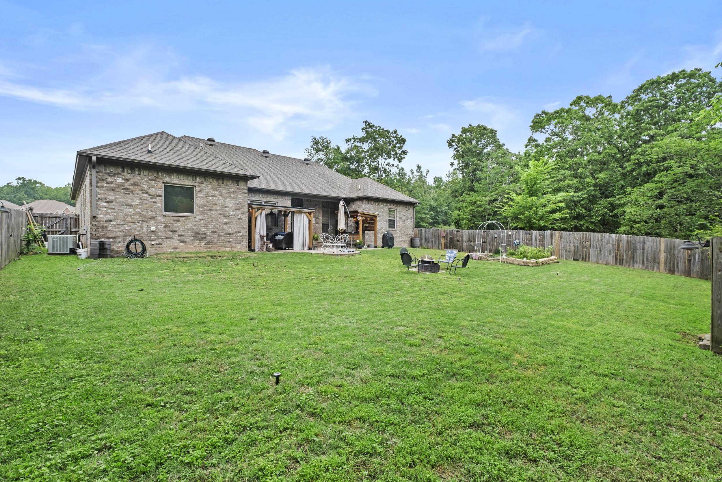196 Forest Oak Drive
