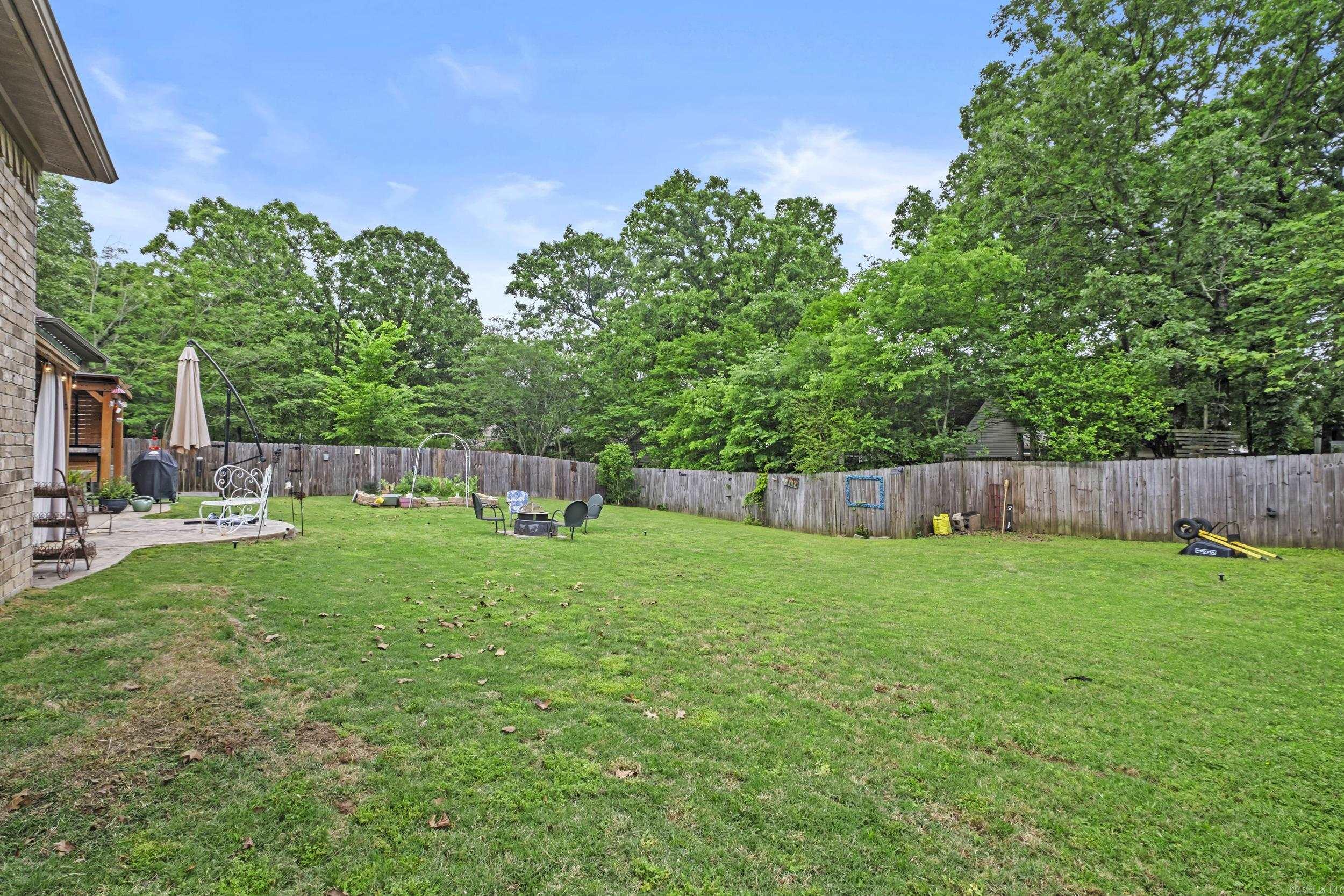 196 Forest Oak Drive