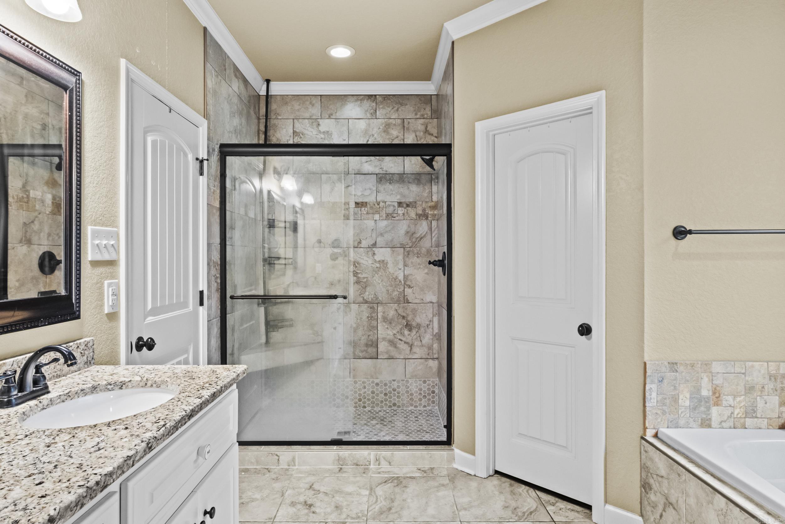 196 Forest Oak Drive