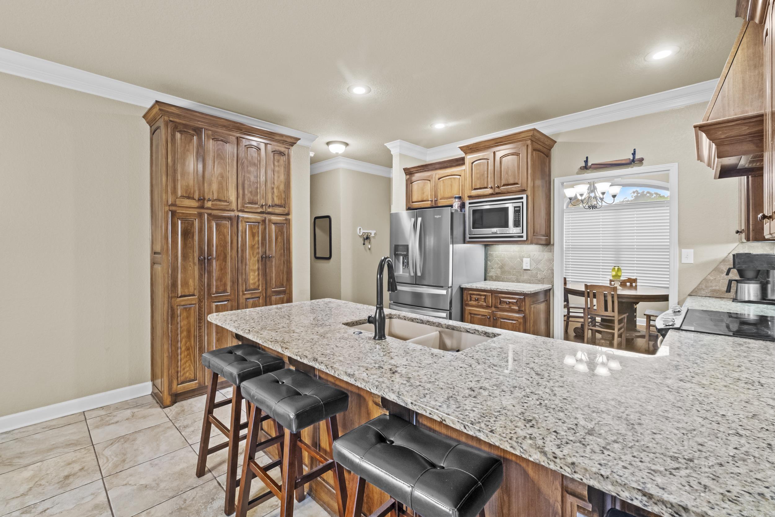 196 Forest Oak Drive