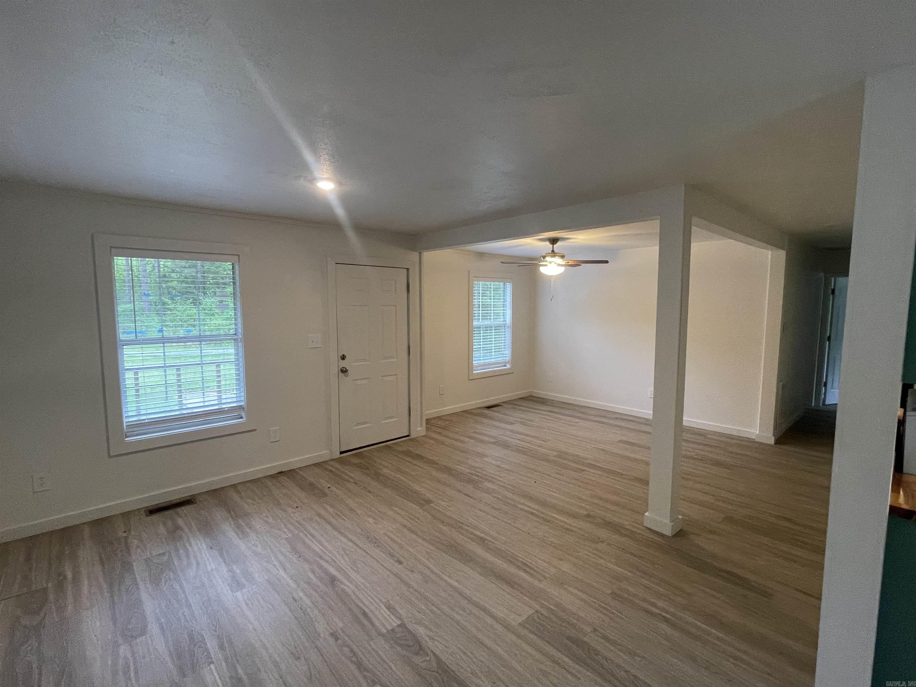 3076 Greers Ferry Rd