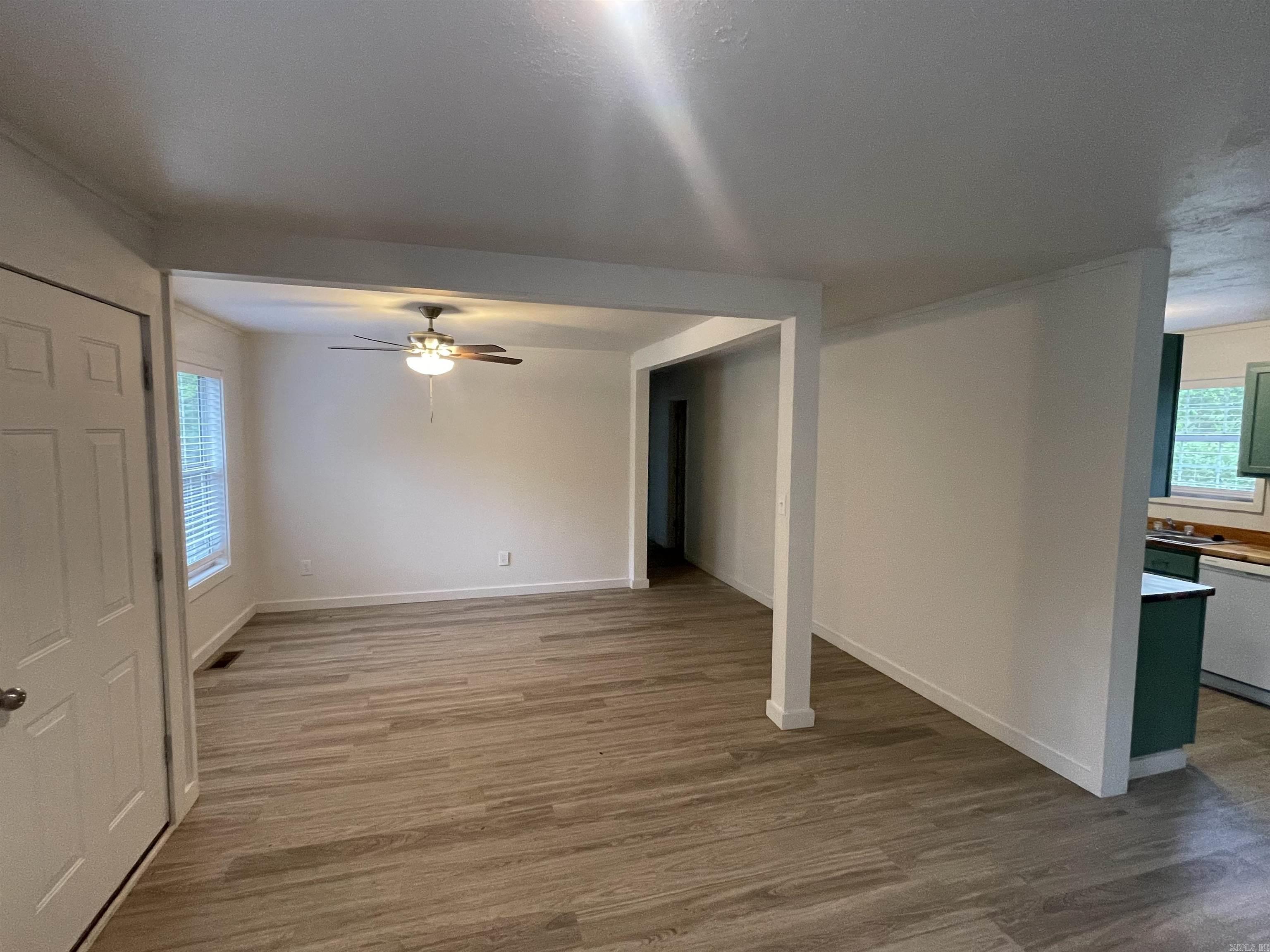 3076 Greers Ferry Rd