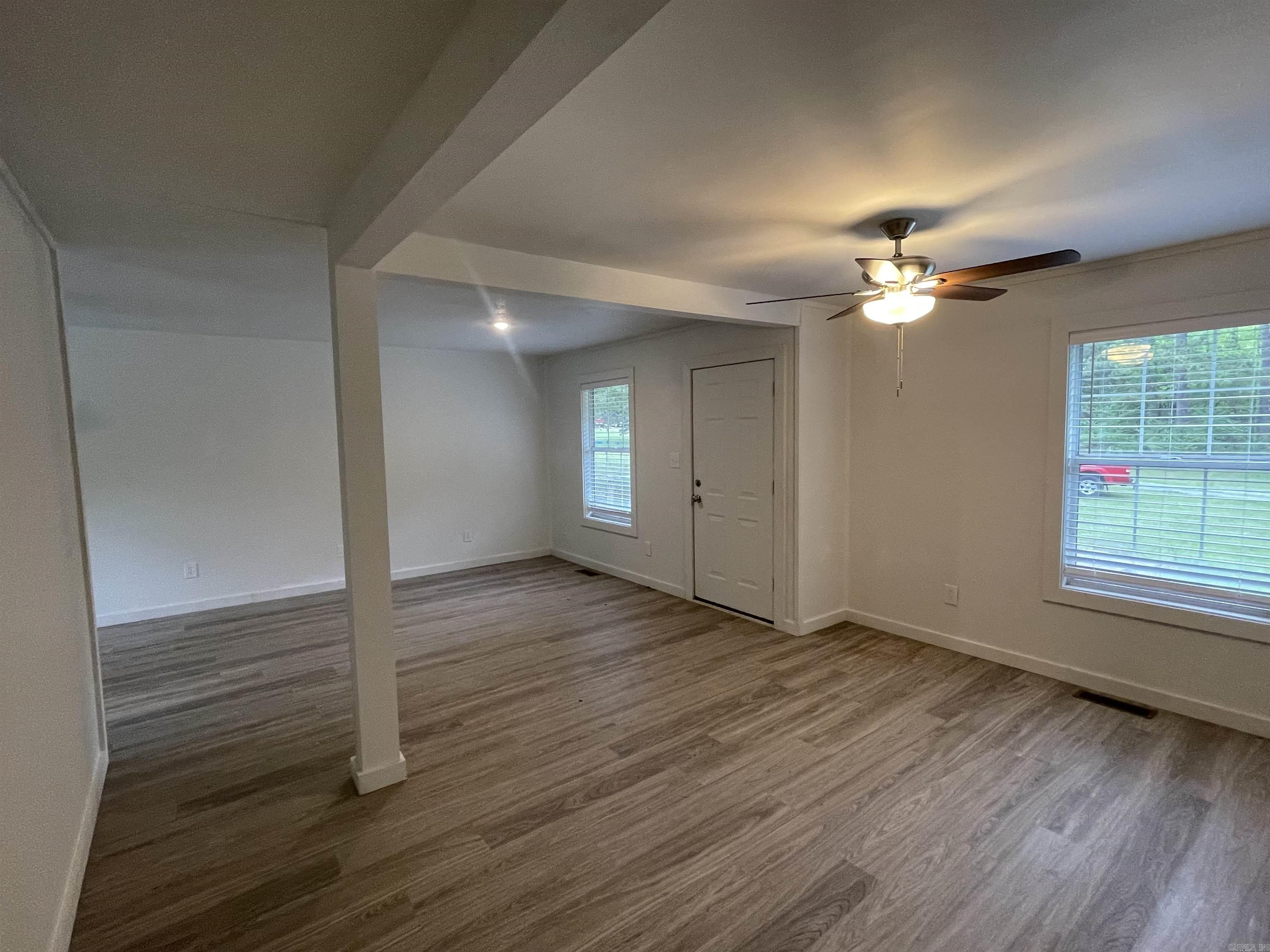 3076 Greers Ferry Rd