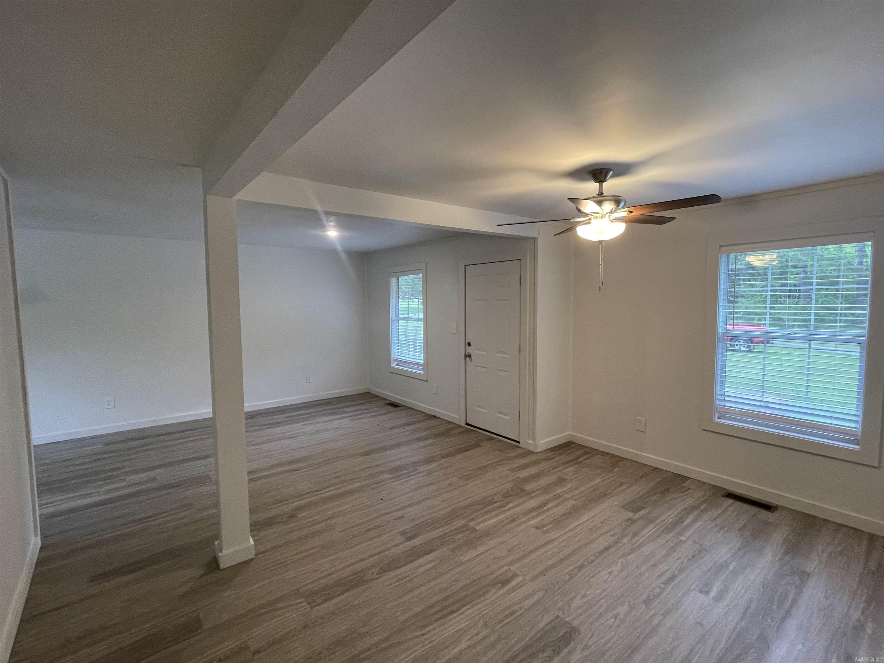 3076 Greers Ferry Rd